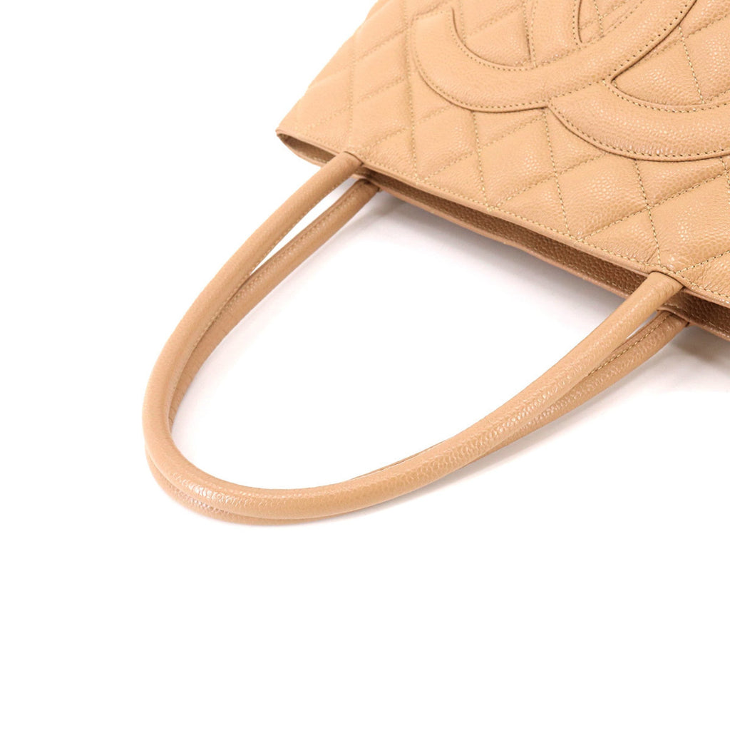 CHANEL Reproduction Tote Bag Caviar Skin Beige A01804 Gold Hardware Vintage Medallion
