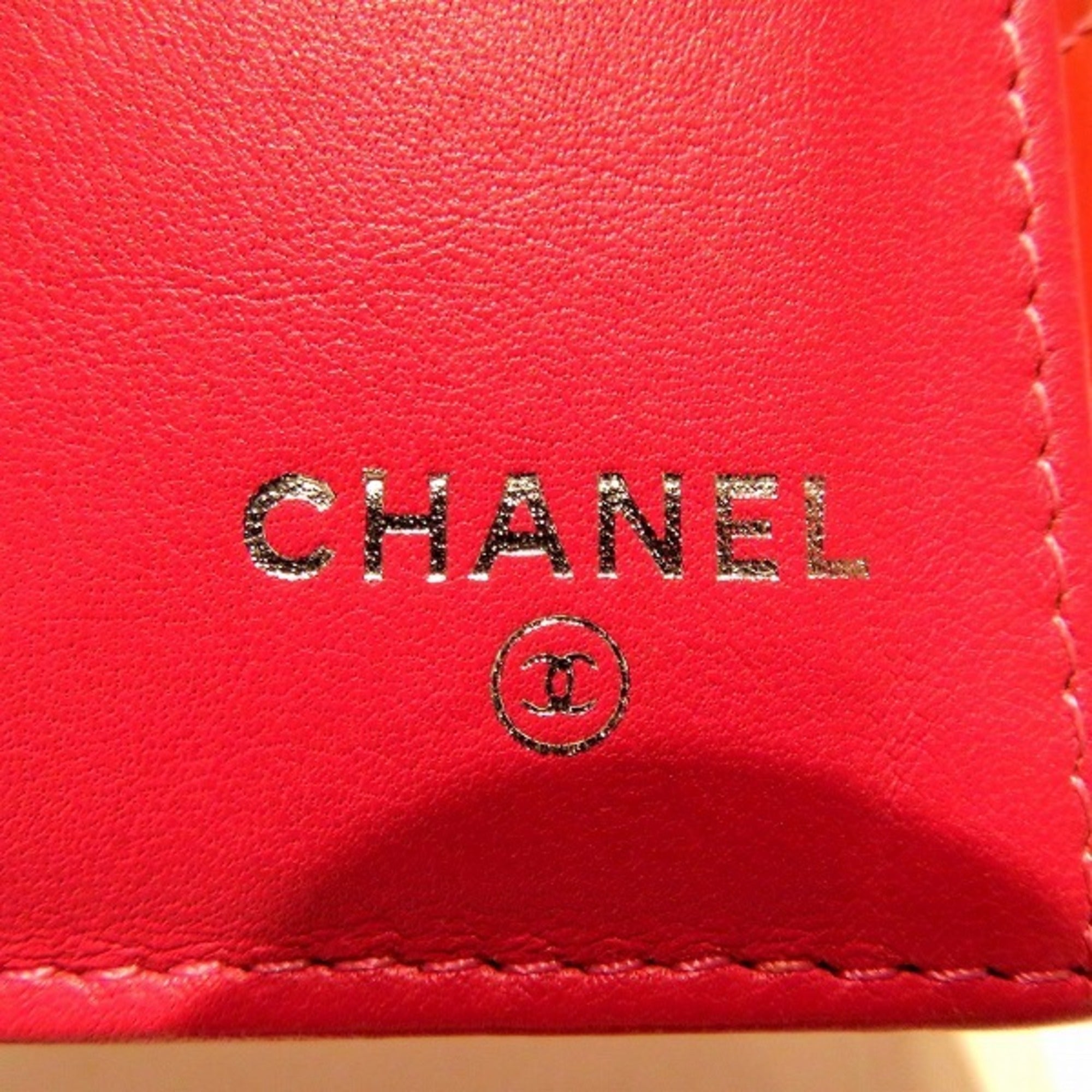 CHANEL matelasse caviar skin A50096 long wallet bi-fold ladies