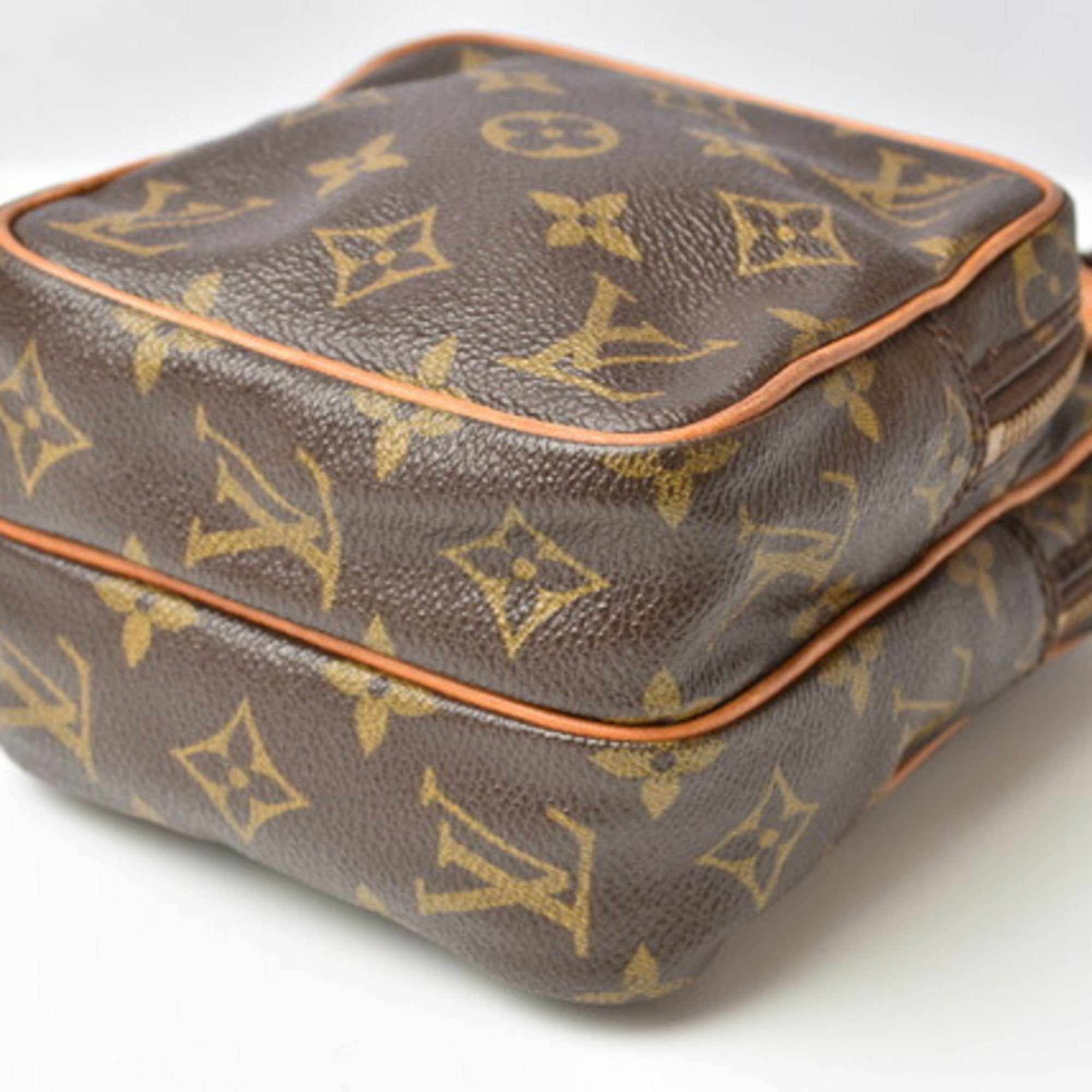 Louis Vuitton shoulder bag pochette LOUIS VUITTON Amazon monogram