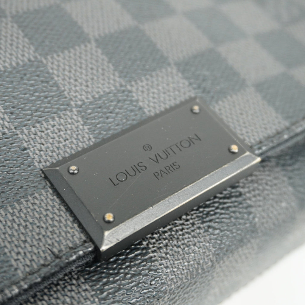 LOUIS VUITTONAuth  Damier Graphite District MM N41272 Men's Shoulder Bag