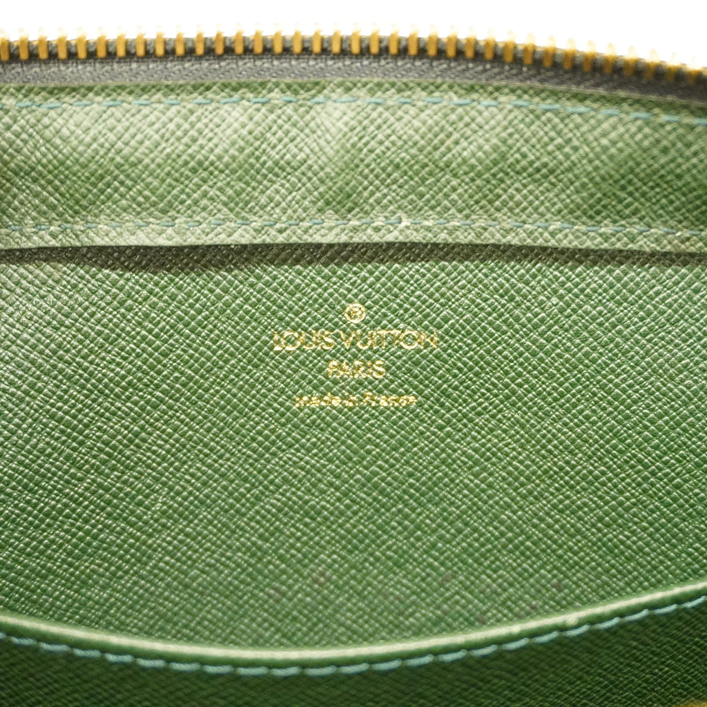 LOUIS VUITTONAuth  Taiga Baikal M30184 Men's Clutch Bag Episea