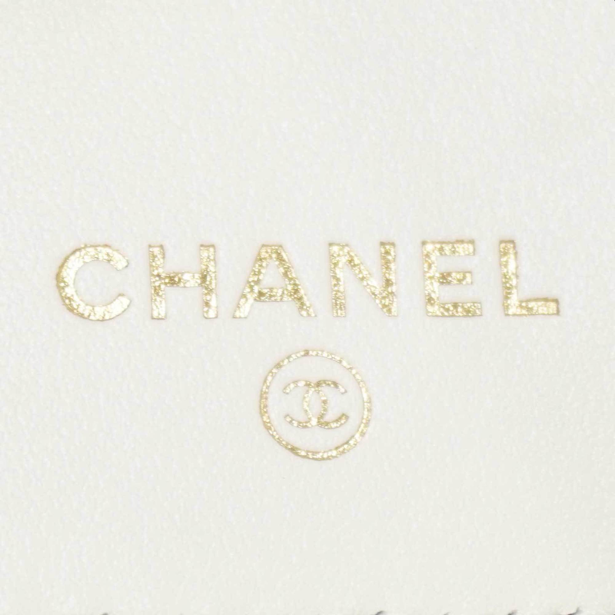 CHANEL Matelasse Classic Small Flap AP0230 Fold Wallet White Caviar Skin Men Women