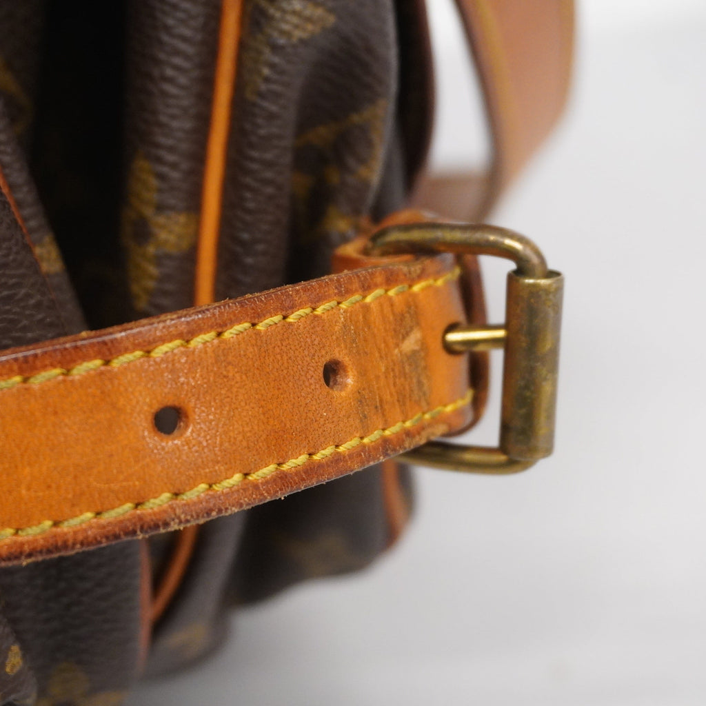 LOUIS VUITTONAuth  Monogram Saumur 30 M42256 Women's Shoulder Bag