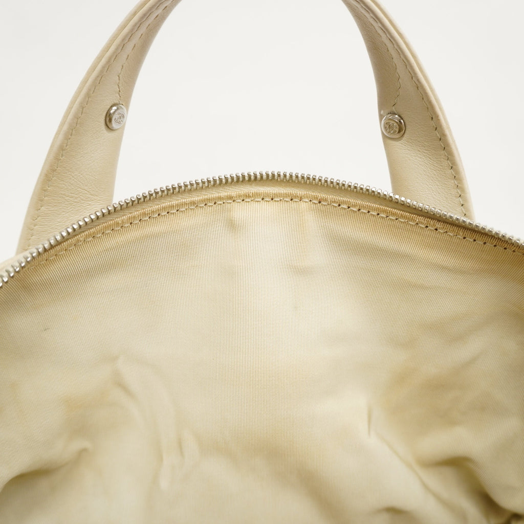 CHANELAuth  V Stitch Women's Leather Handbag White