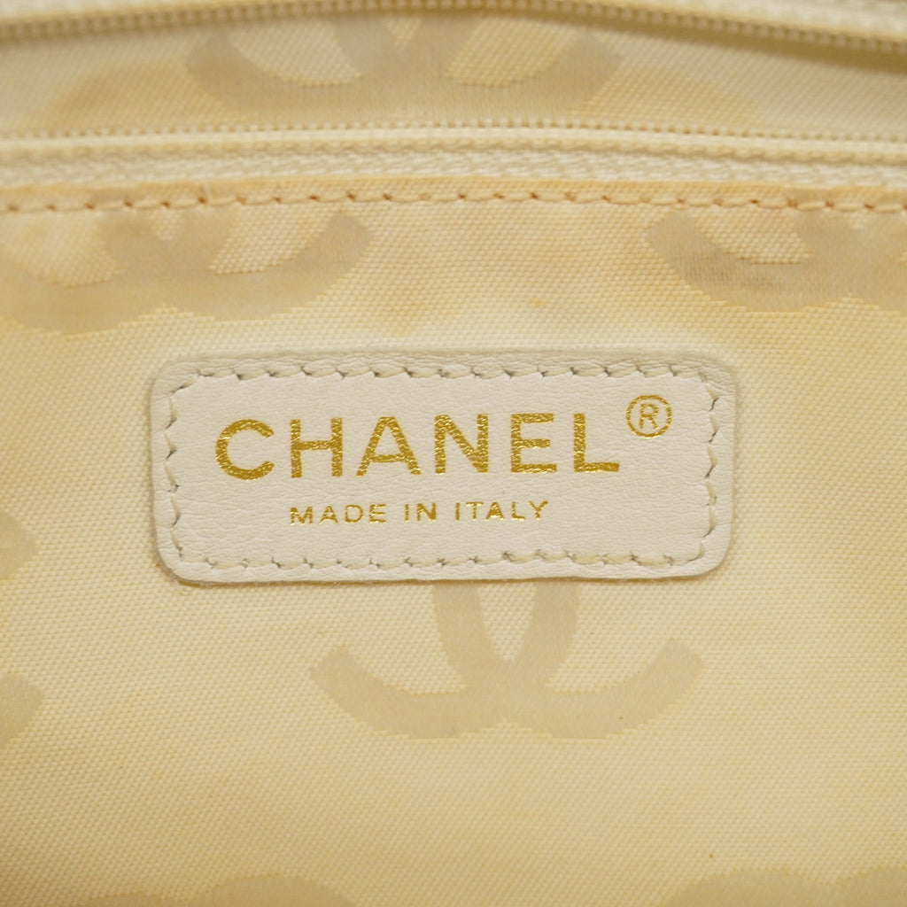 CHANELAuth  Triple Coco Women's Patent Leather Handbag Ivory