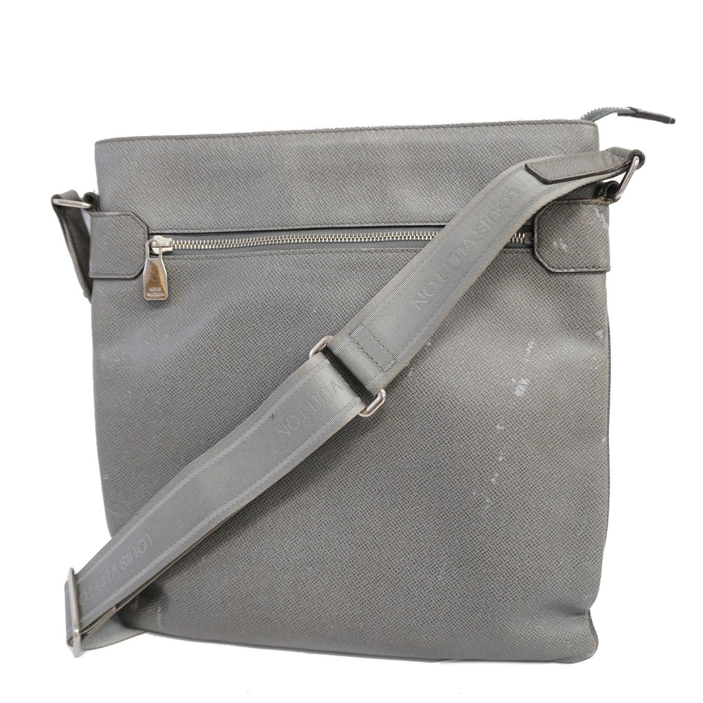 LOUIS VUITTONAuth  Taiga Sasha M32630 Men's Shoulder Bag Glacier