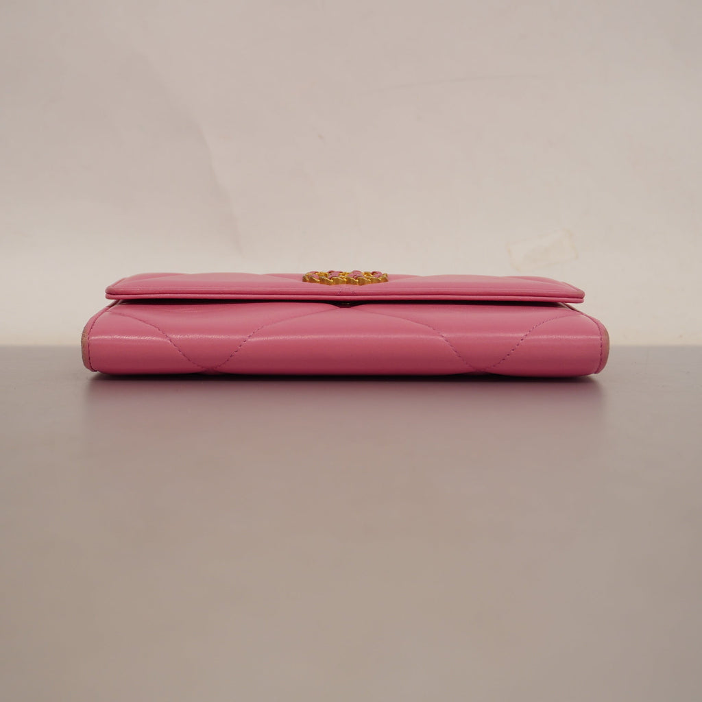 CHANEL  19 Gold Hardware Women's Lambskin Long Wallet [bi-fold] Pink