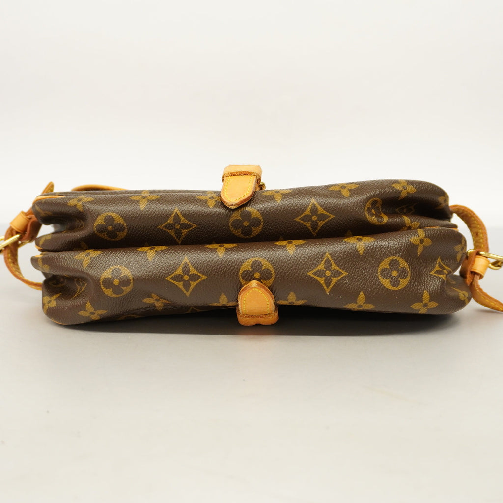 LOUIS VUITTONAuth  Monogram Saumur 30 M42256 Women's Shoulder Bag