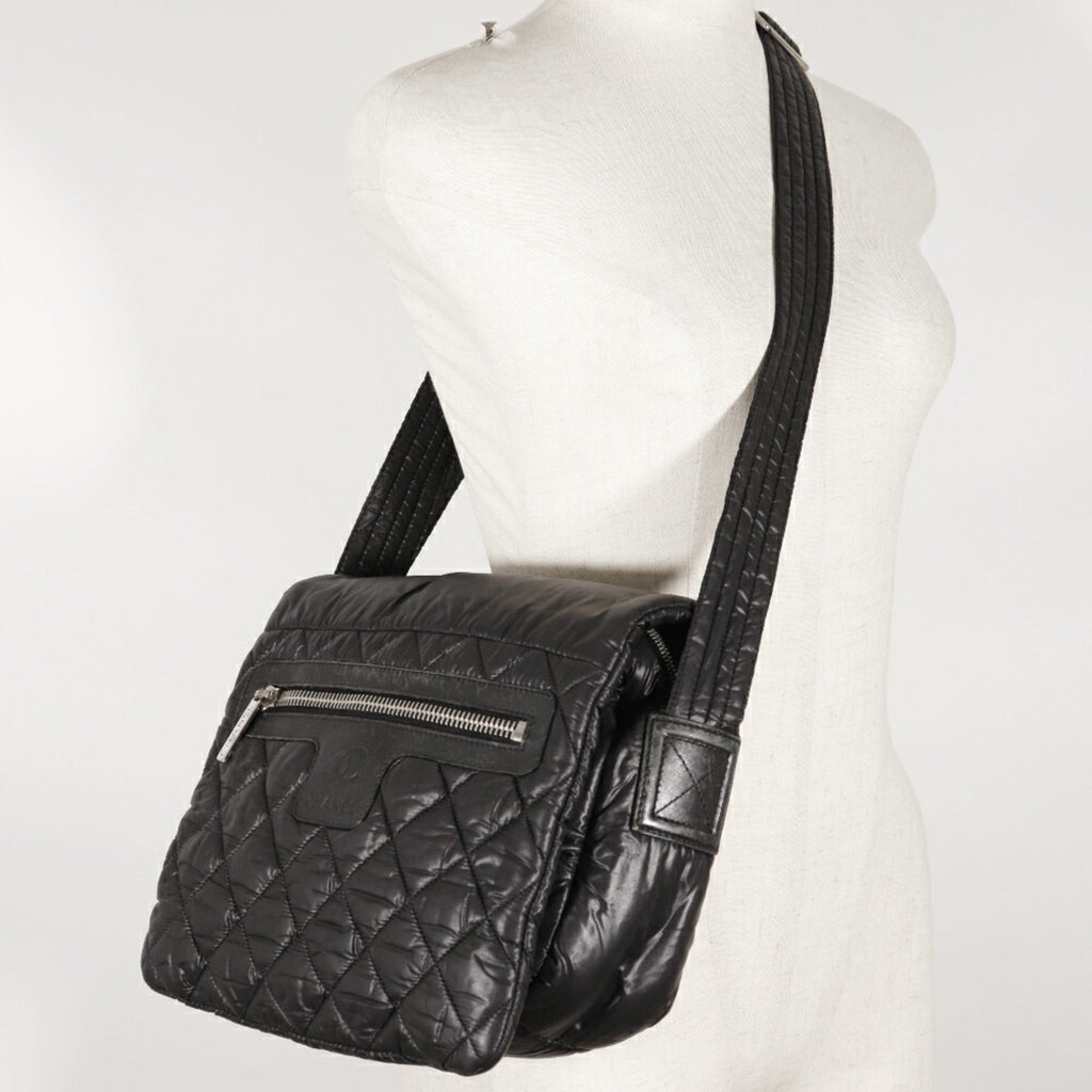 CHANEL Chocolate Bar Shoulder Bag Cococoon Nylon x Leather Made in France Black Crossbody Zipper bar Ladies