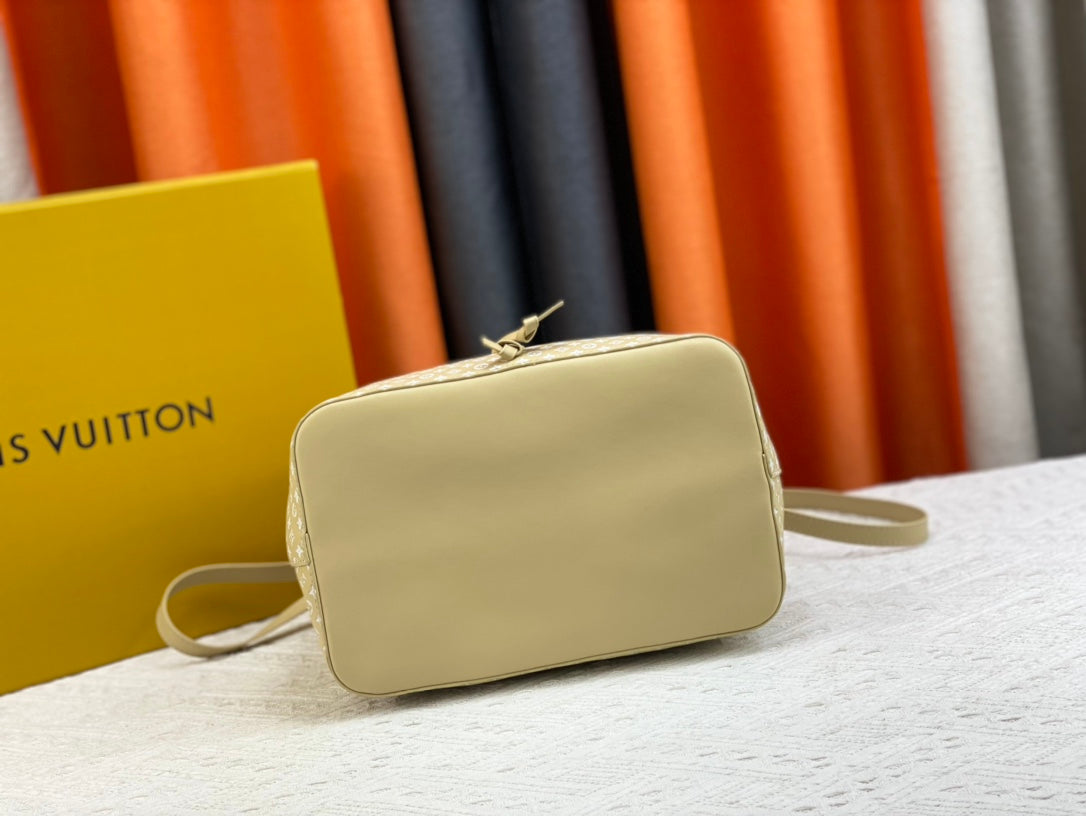Luxury Bags Louis Vuitton  872