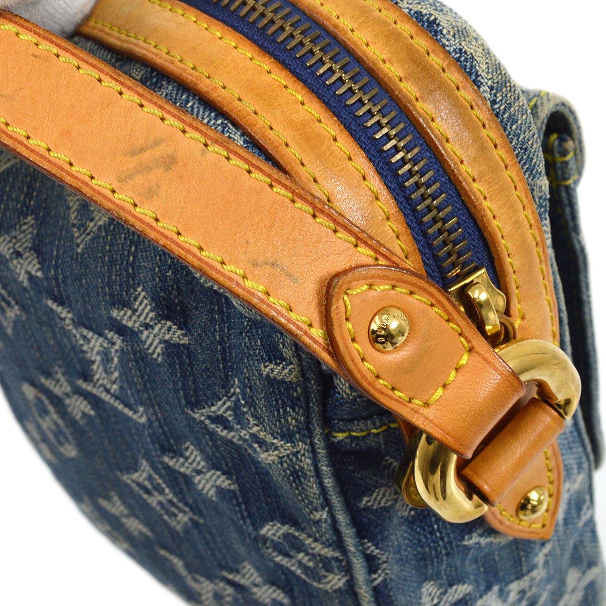 LOUIS VUITTON CAMERA BAG