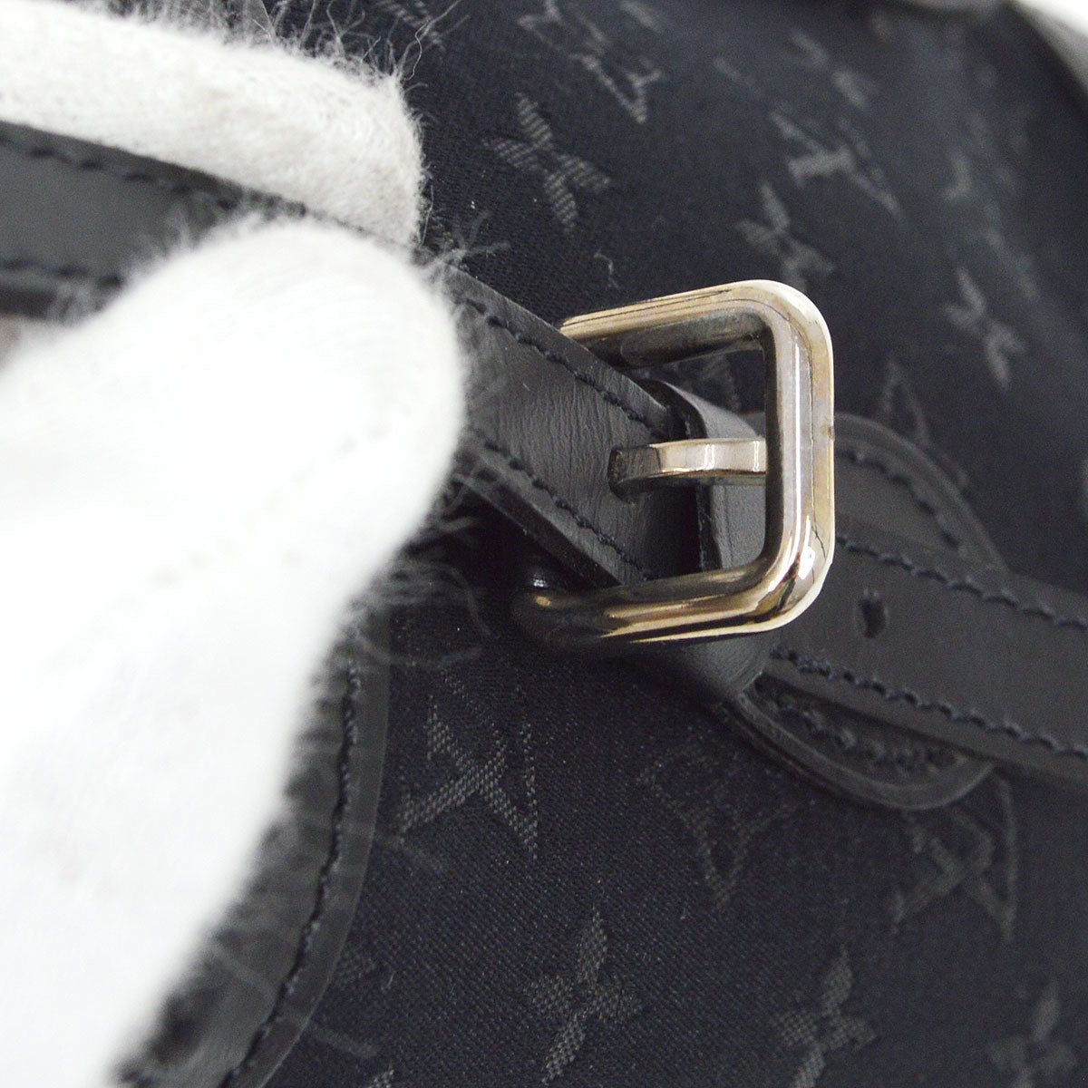 LOUIS VUITTON LITTLE BUCKET MONOGRAM SATIN
