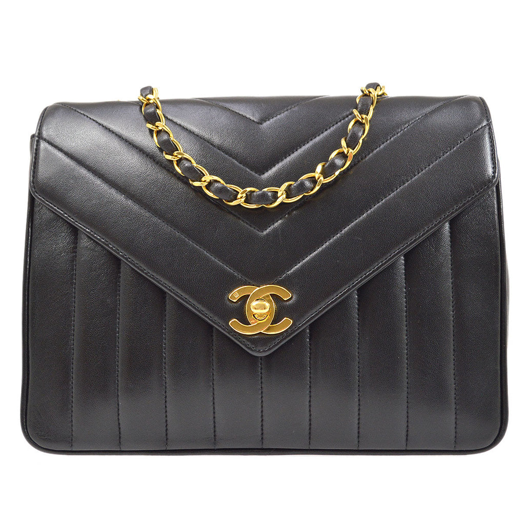 CHANEL★ 1991-1994 Black Lambskin Chevron Letter Flap Bag Small 14355