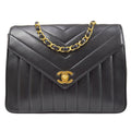CHANEL★ 1991-1994 Black Lambskin Chevron Letter Flap Bag Small 14355
