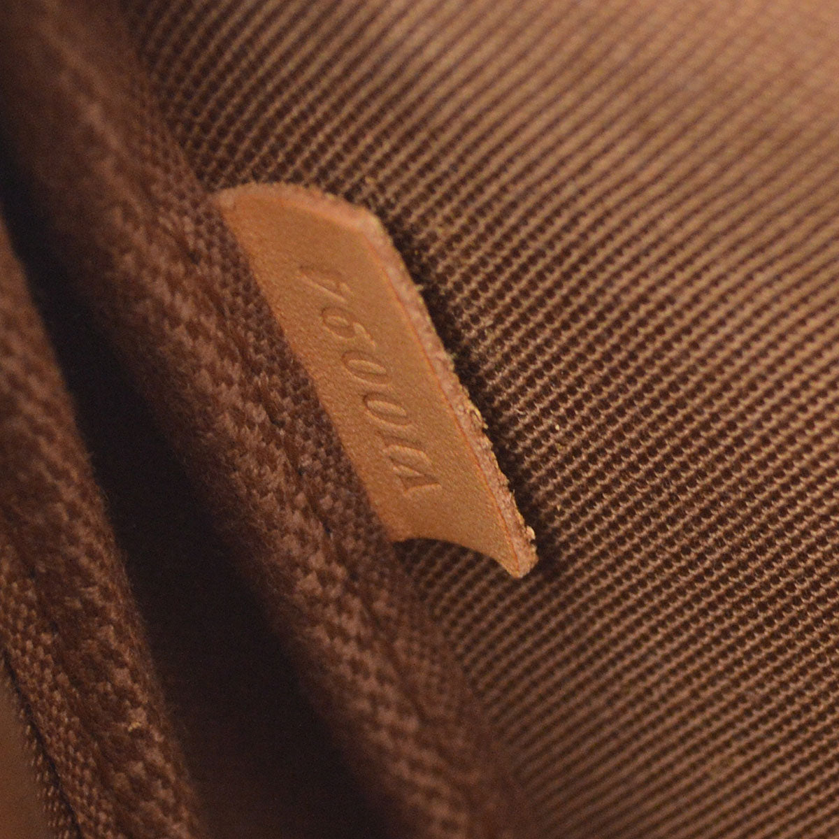 LOUIS VUITTON 2004 POCHETTE ACCESSOIRES 2way M51981