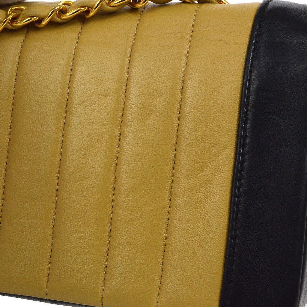 CHANEL★ 1991-1994 Lambskin Vertical Border Flap Mini 44032