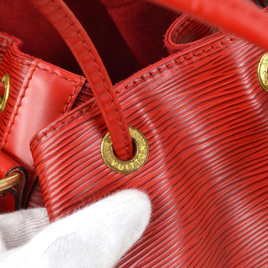 LOUIS VUITTON 2000 PETIT NOE DRAWSTRING SHOULDER BAG RED EPI M44107