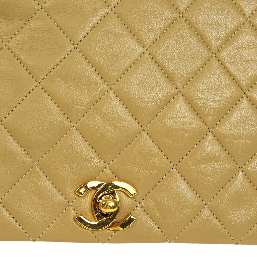 CHANEL★ 1989-1991 CC Turnlock Full Flap Small Beige Lambskin 17276