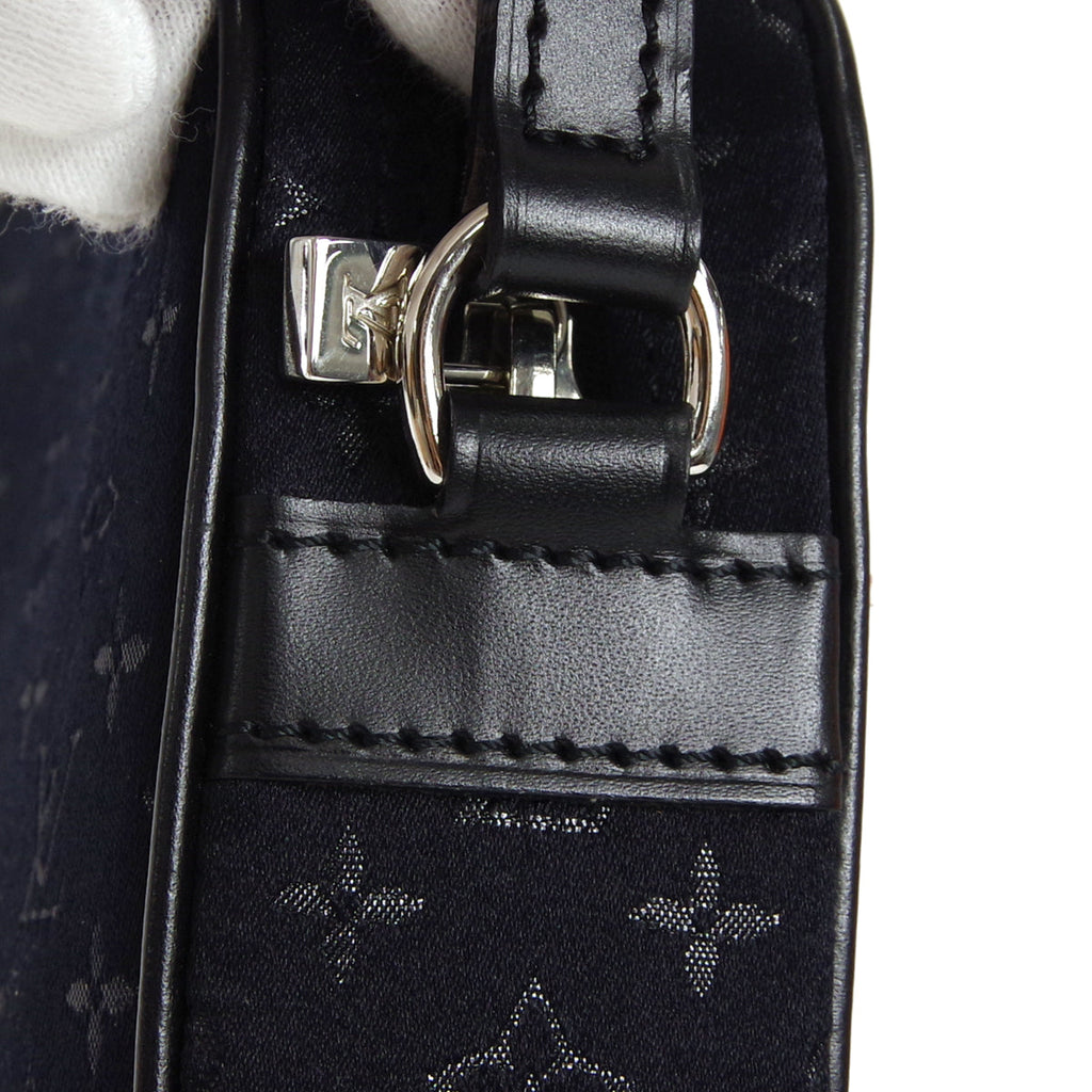 LOUIS VUITTON 2002 POCHETTE CONTE DE FEES MONOGRAM SATIN M92275