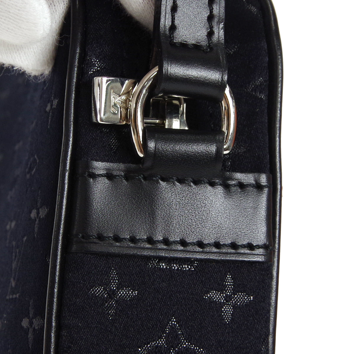 LOUIS VUITTON 2002 POCHETTE CONTE DE FEES MONOGRAM SATIN M92275