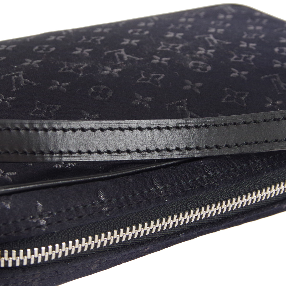 LOUIS VUITTON 2002 POCHETTE CONTE DE FEES MONOGRAM SATIN M92275