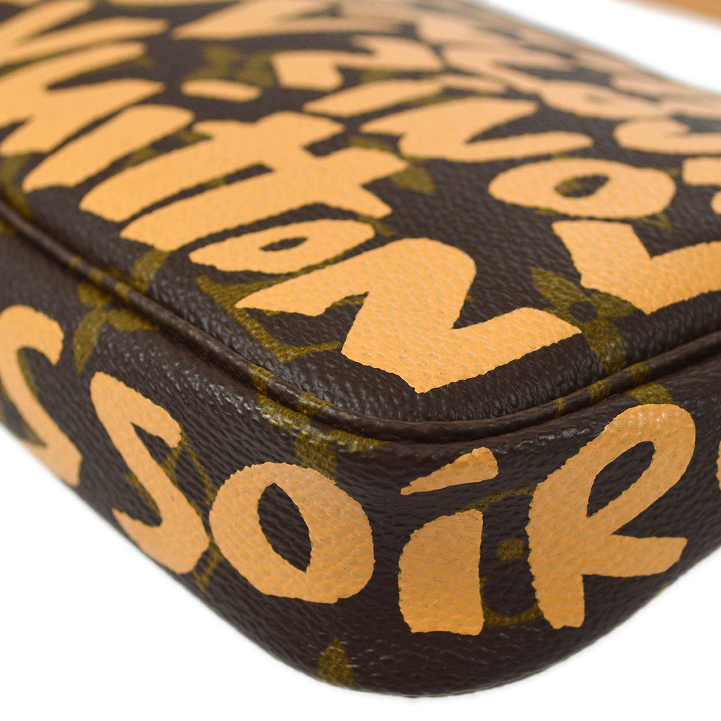 LOUIS VUITTON 2001 POCHETTE ACCESSOIRES MONOGRAM GRAFFITI M92193