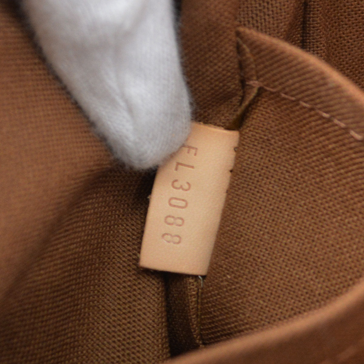 LOUIS VUITTON LOCKIT HANDBAG MONOGRAM M40102