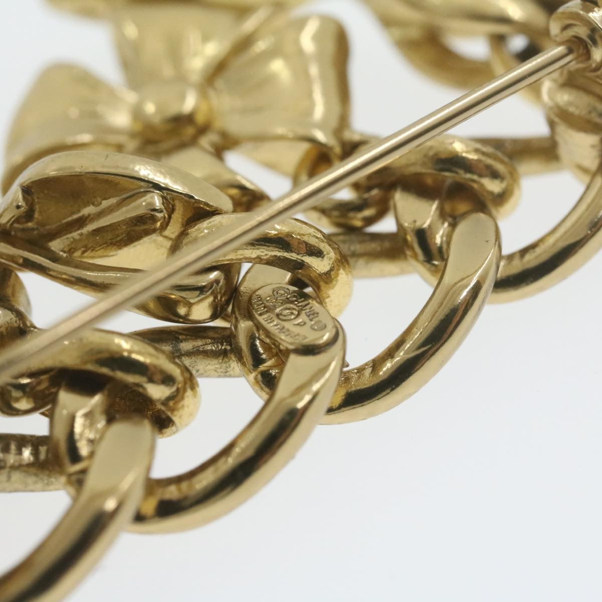 CHANEL Brooch Gold Tone CC Auth 20868A