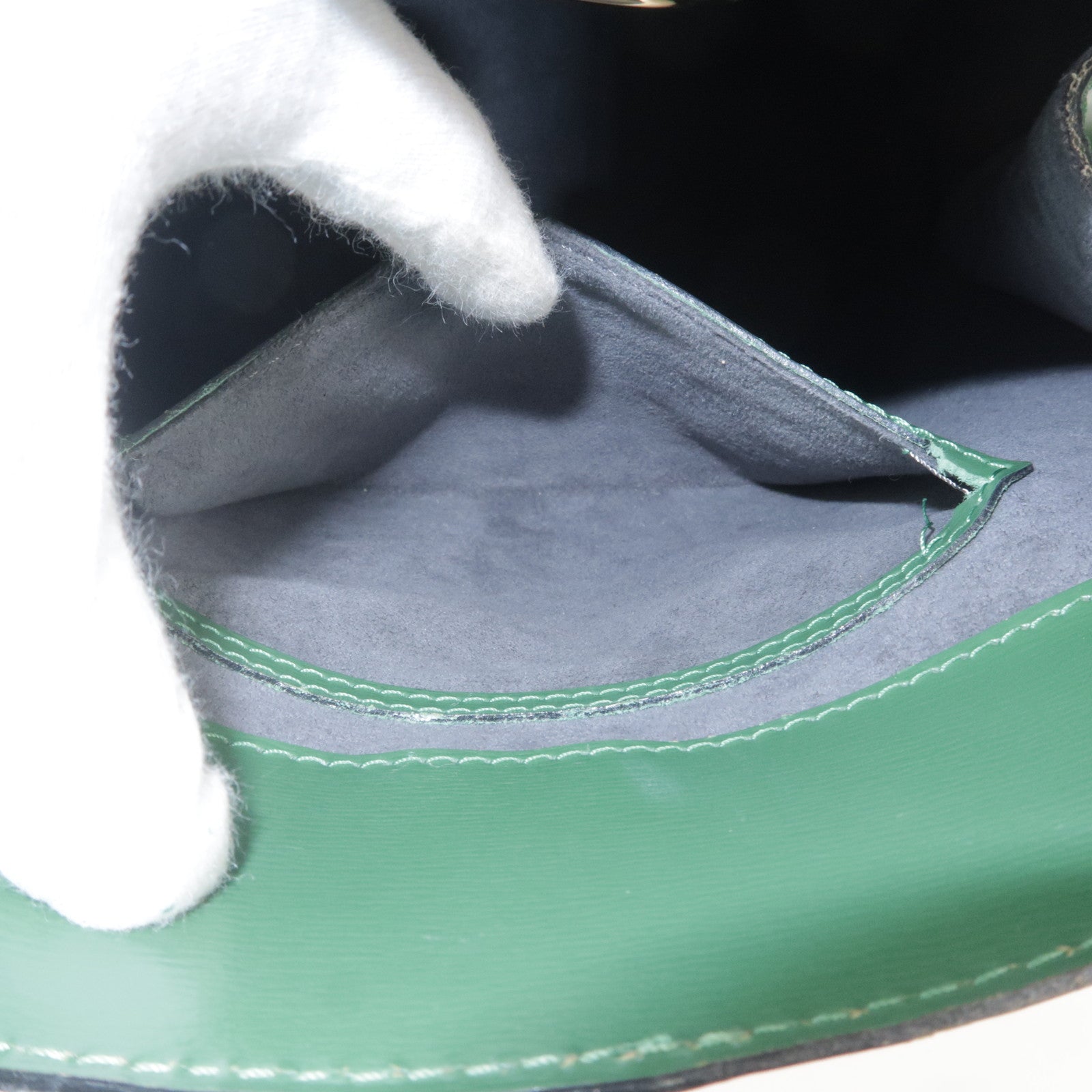 Louis Vuitton Epi Cluny Shoulder Bag Borneo Green M52254