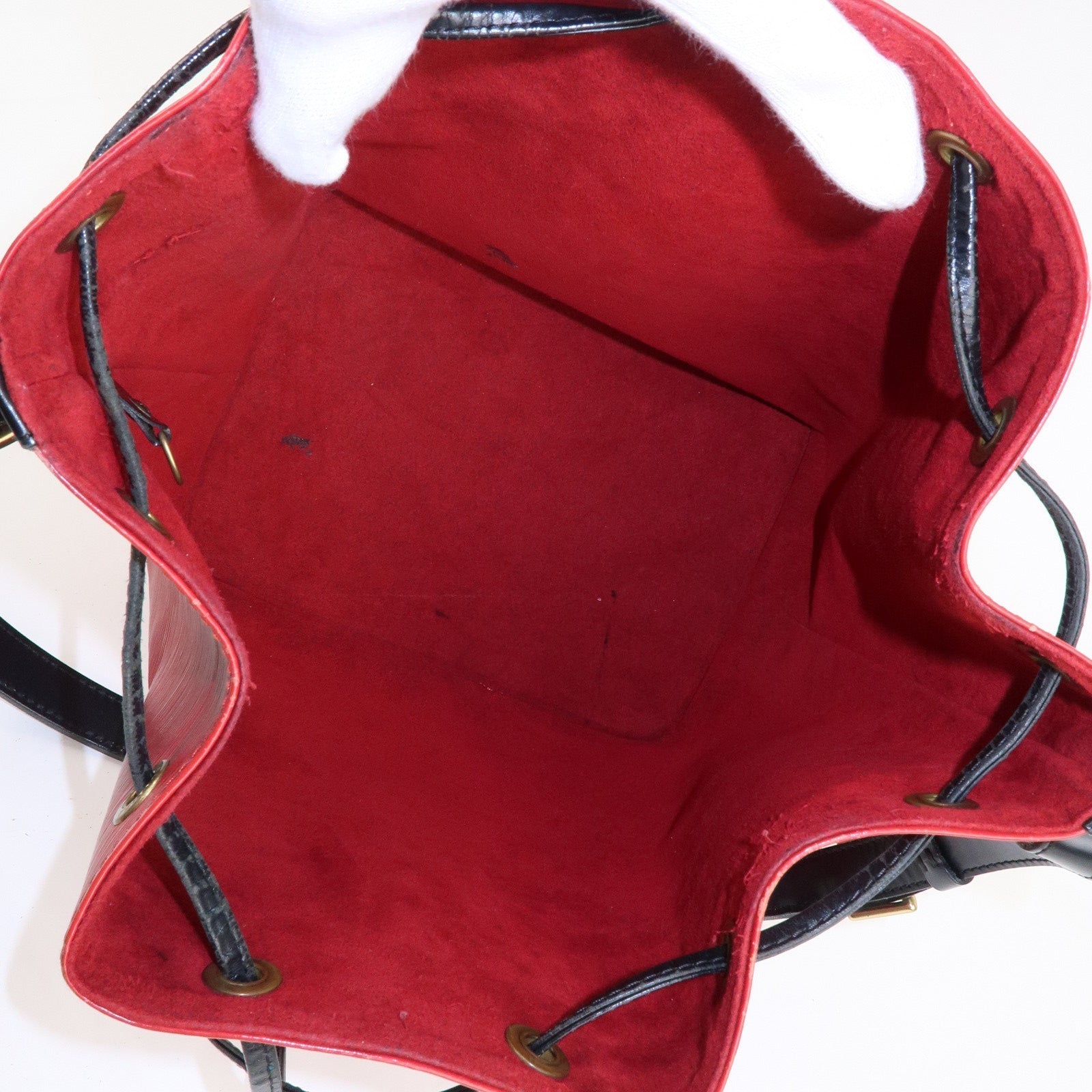 Louis Vuitton Epi Petit Noe Shoulder Bag Noir Castilian Red M44172