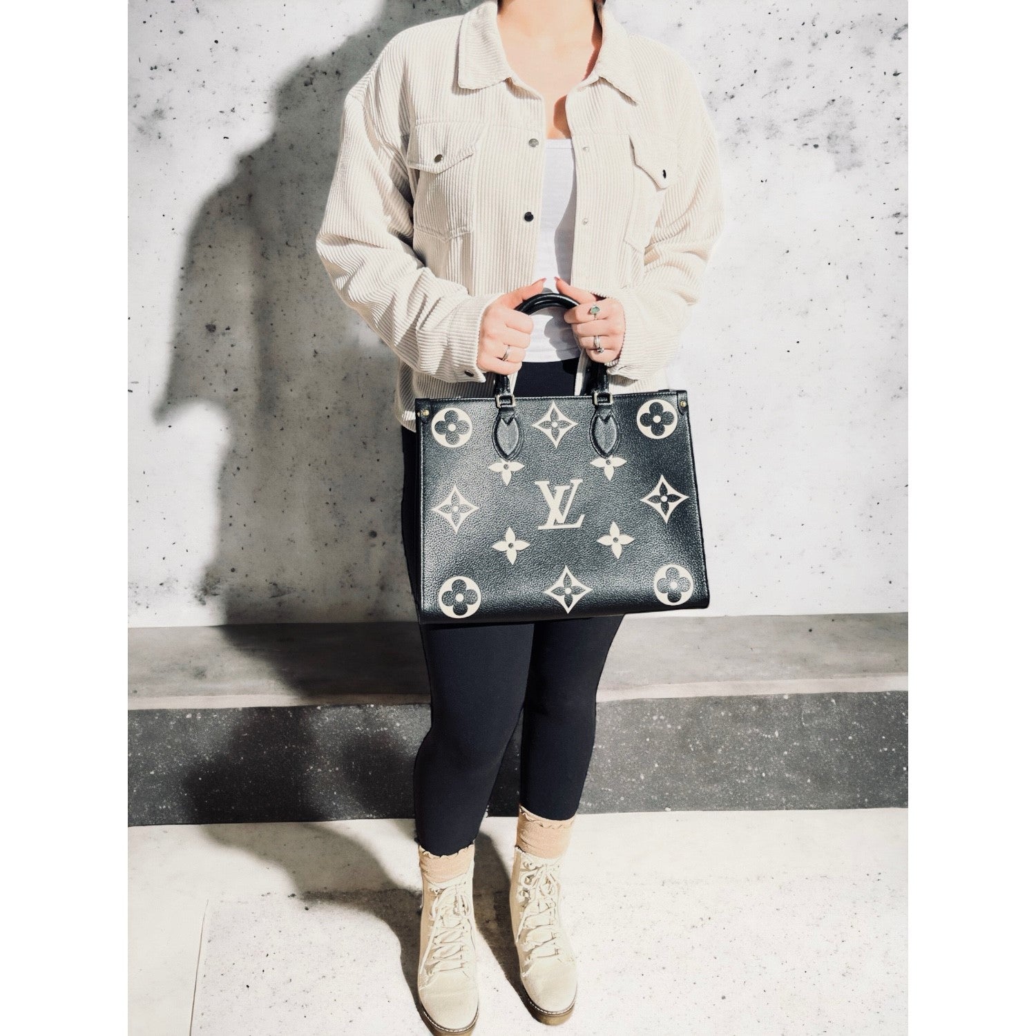 Louis Vuitton Monogram Giant Empreinte OnTheGo MM
