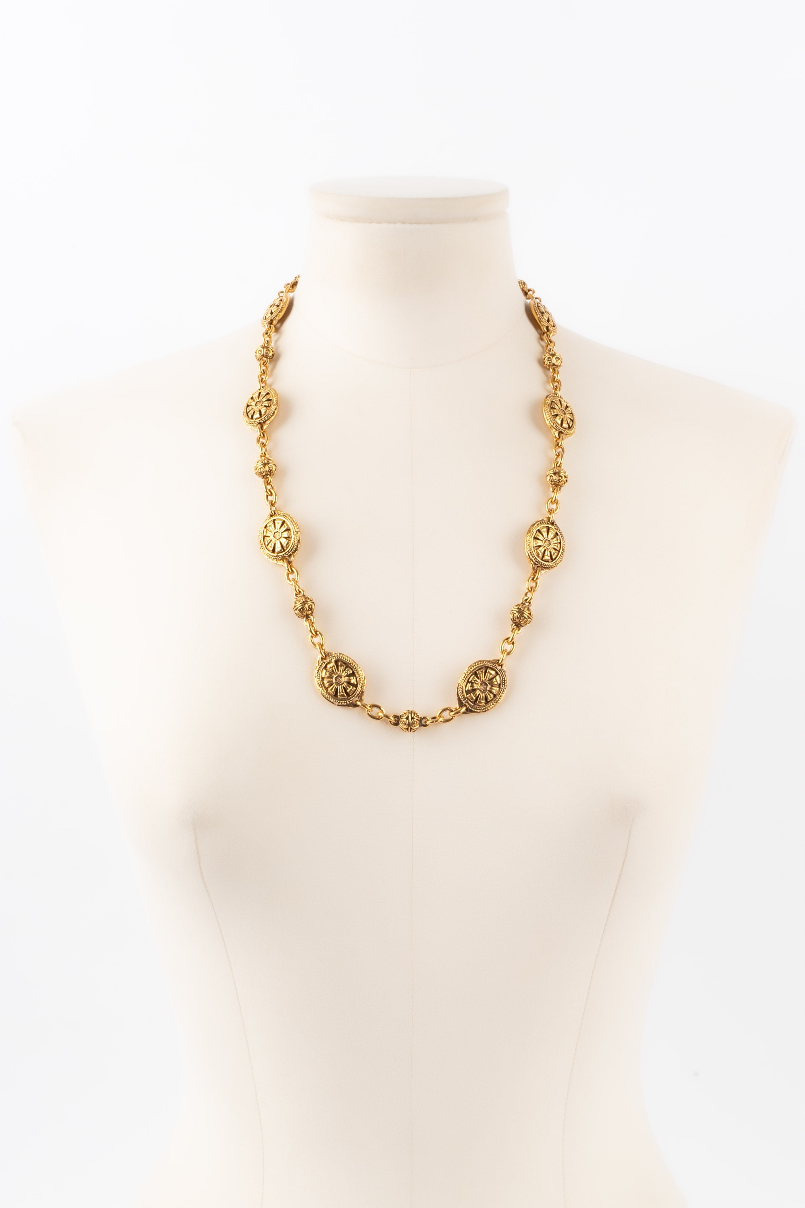 Collier dor�� Chanel 1980s