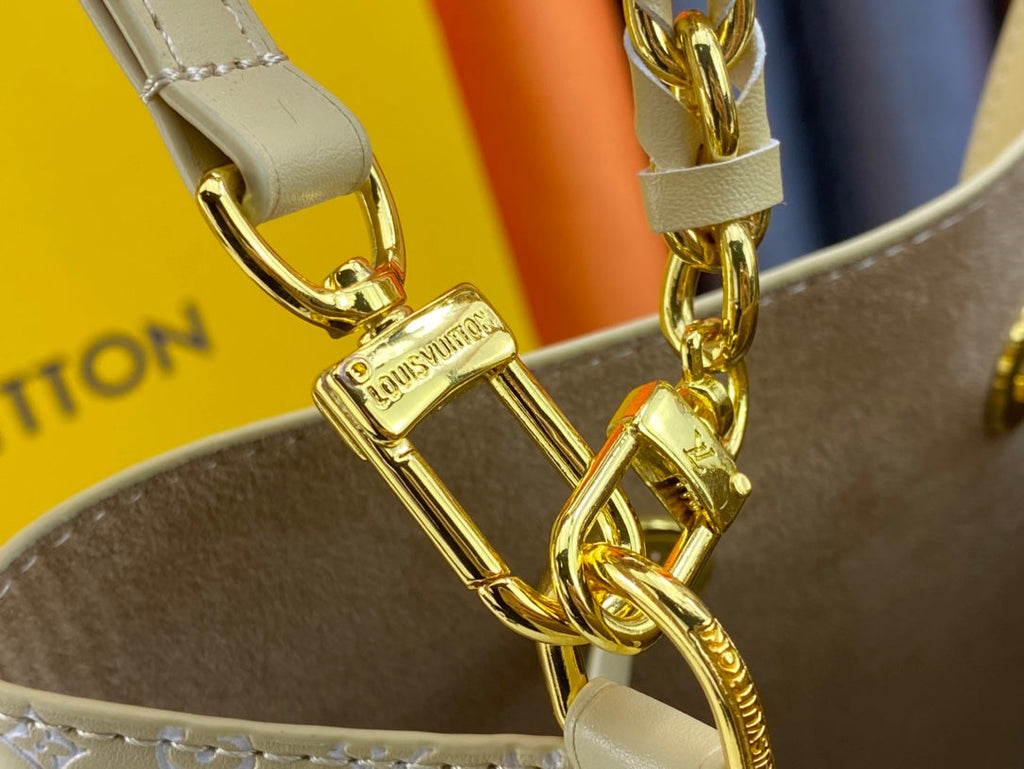 Luxury Bags Louis Vuitton  872