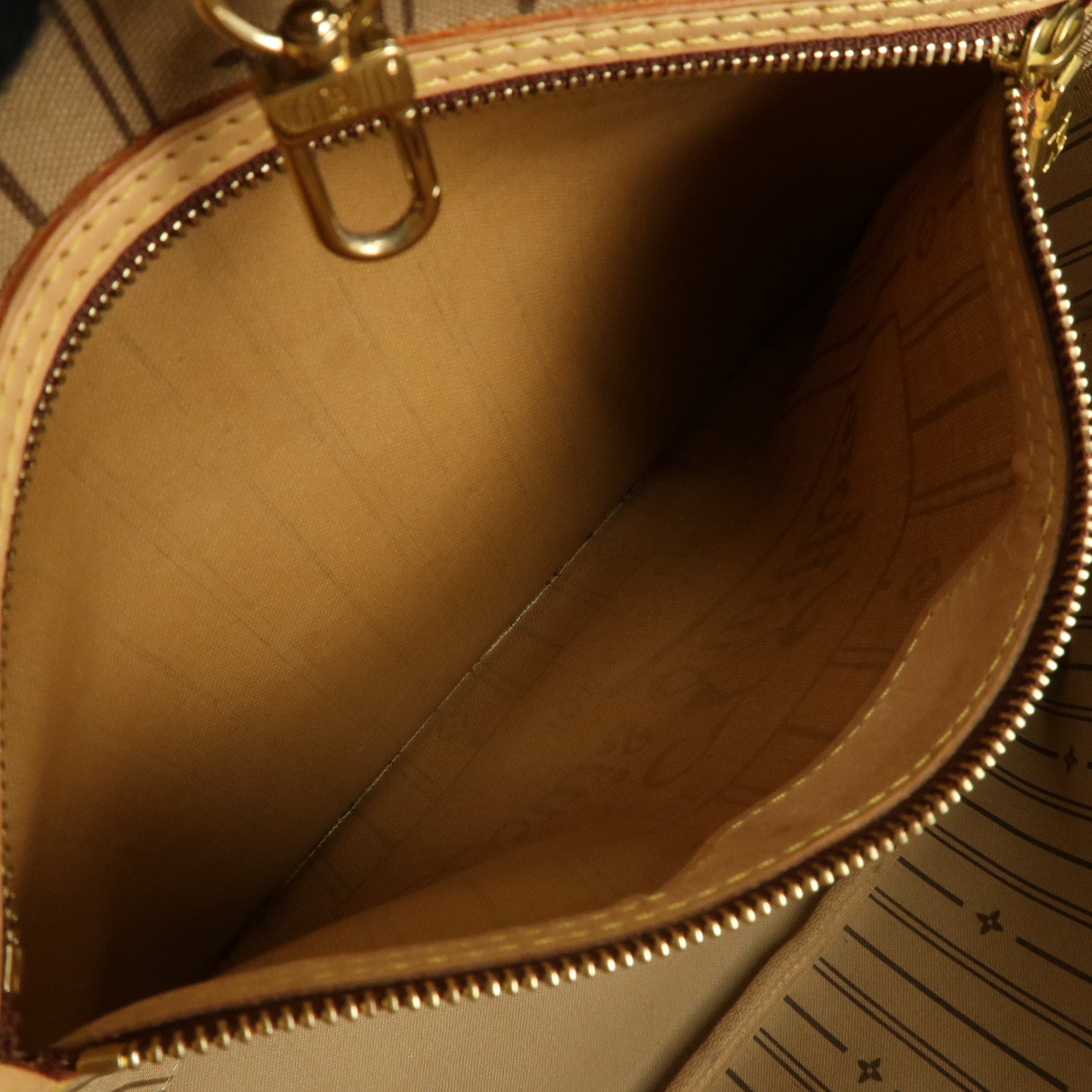 Louis Vuitton Monogram Neverfull MM Tote Bag Brown M40156