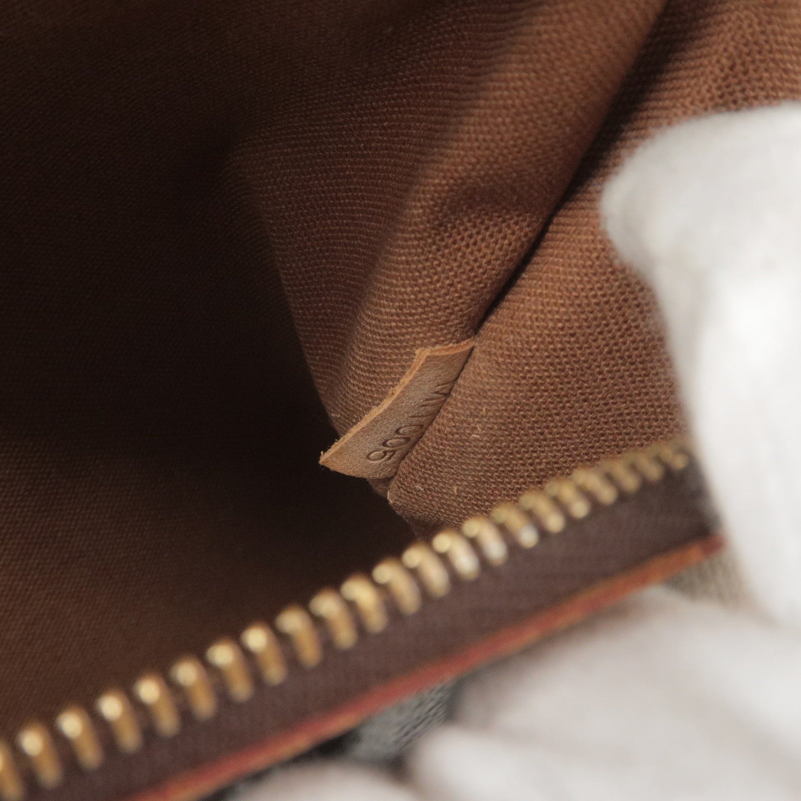 Louis Vuitton Monogram Pochette Bosphore Shoulder Bag M40044