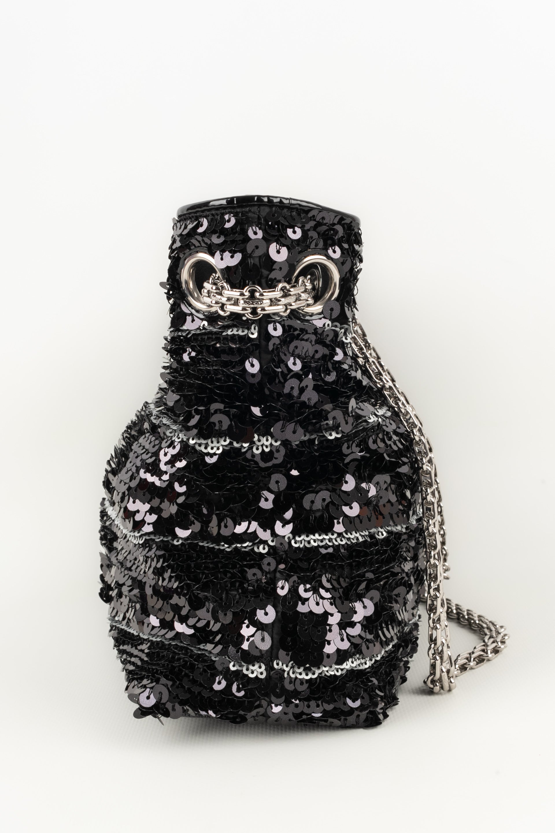 Sac �� paillettes Chanel 2011