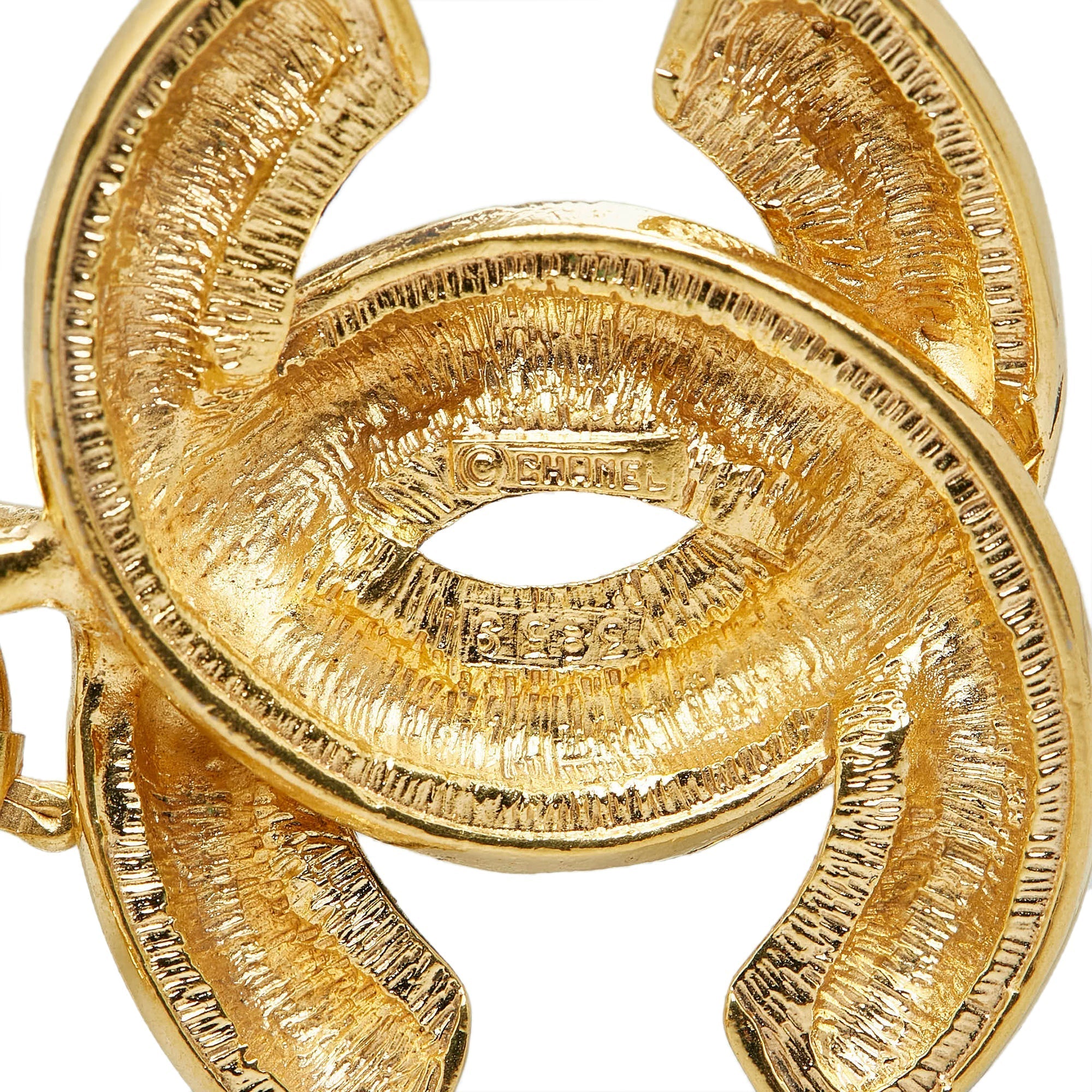 CHANEL CC Pendant Necklace Costume Necklace