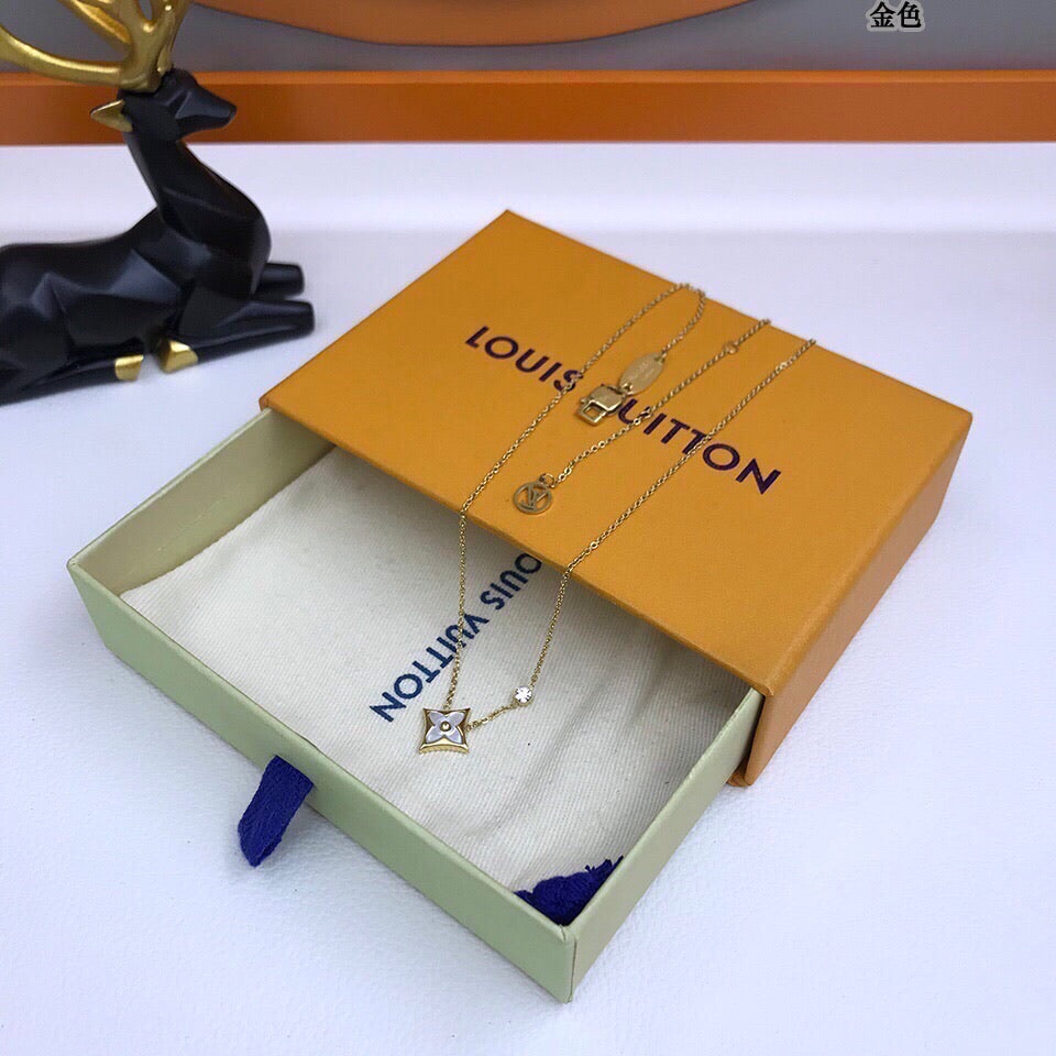 BG - Holiday Necklace louis vuitton005
