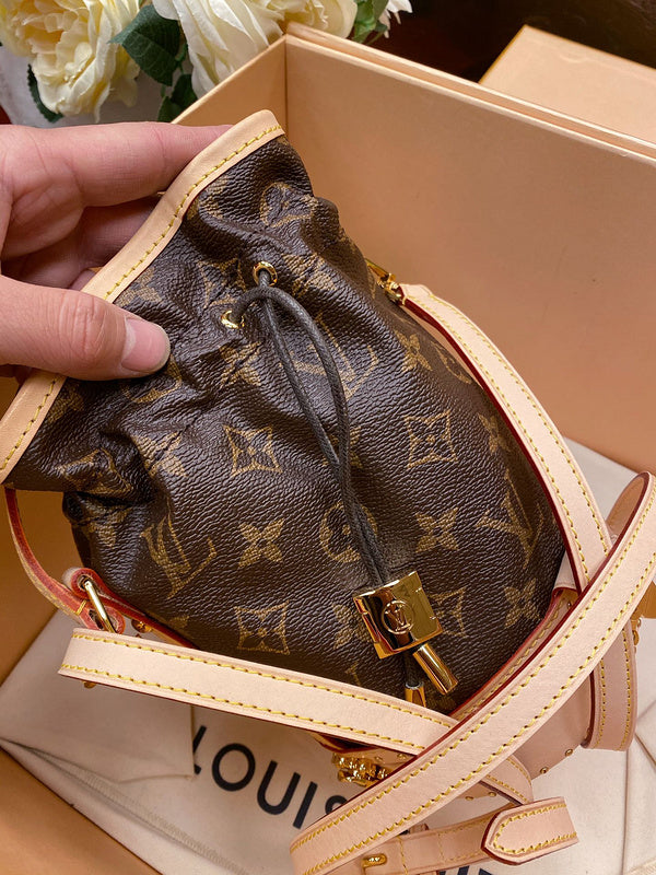 Louis Vuitton Luxury Bags 2698