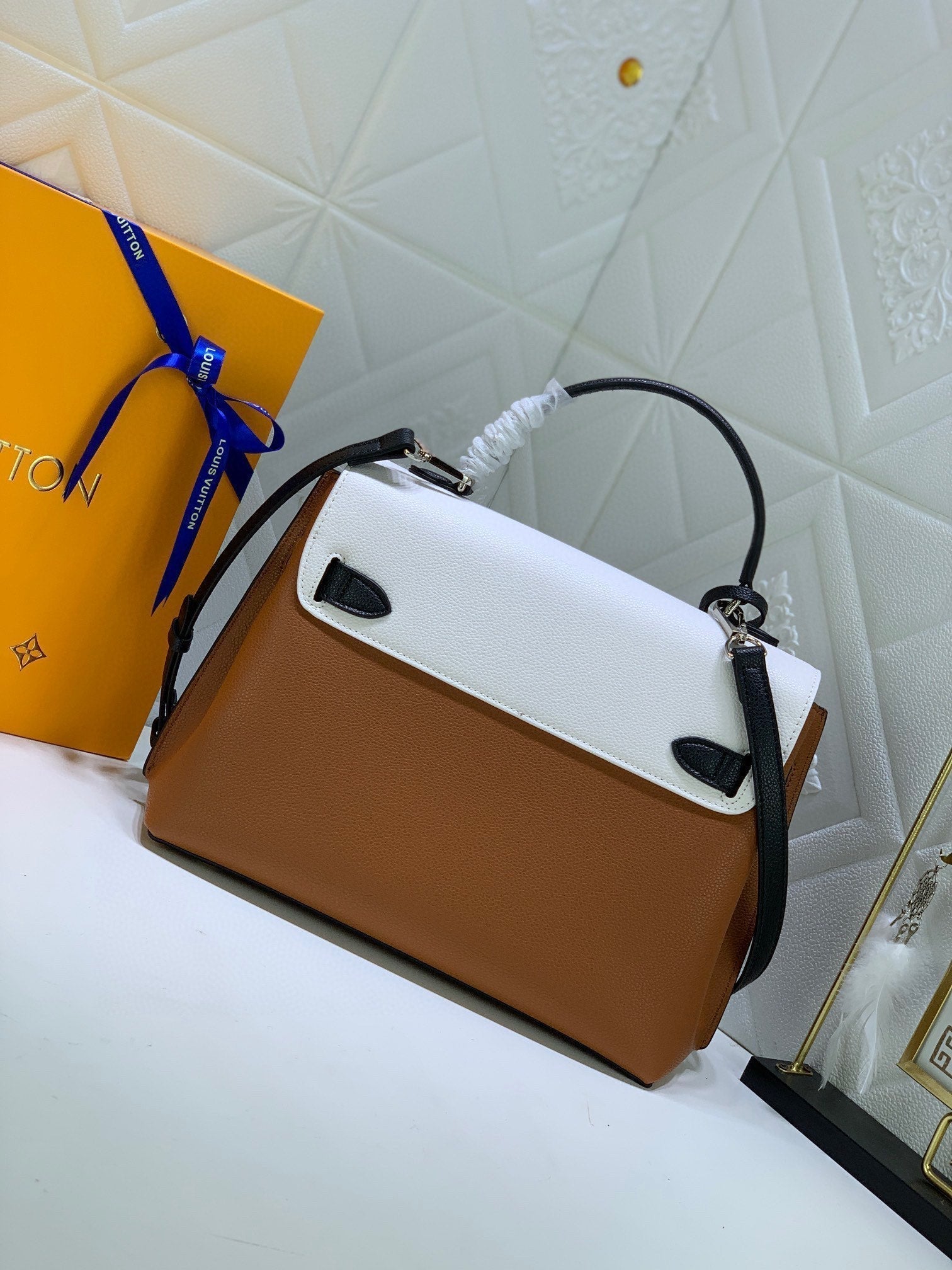 Luxury Bags Louis Vuitton  745