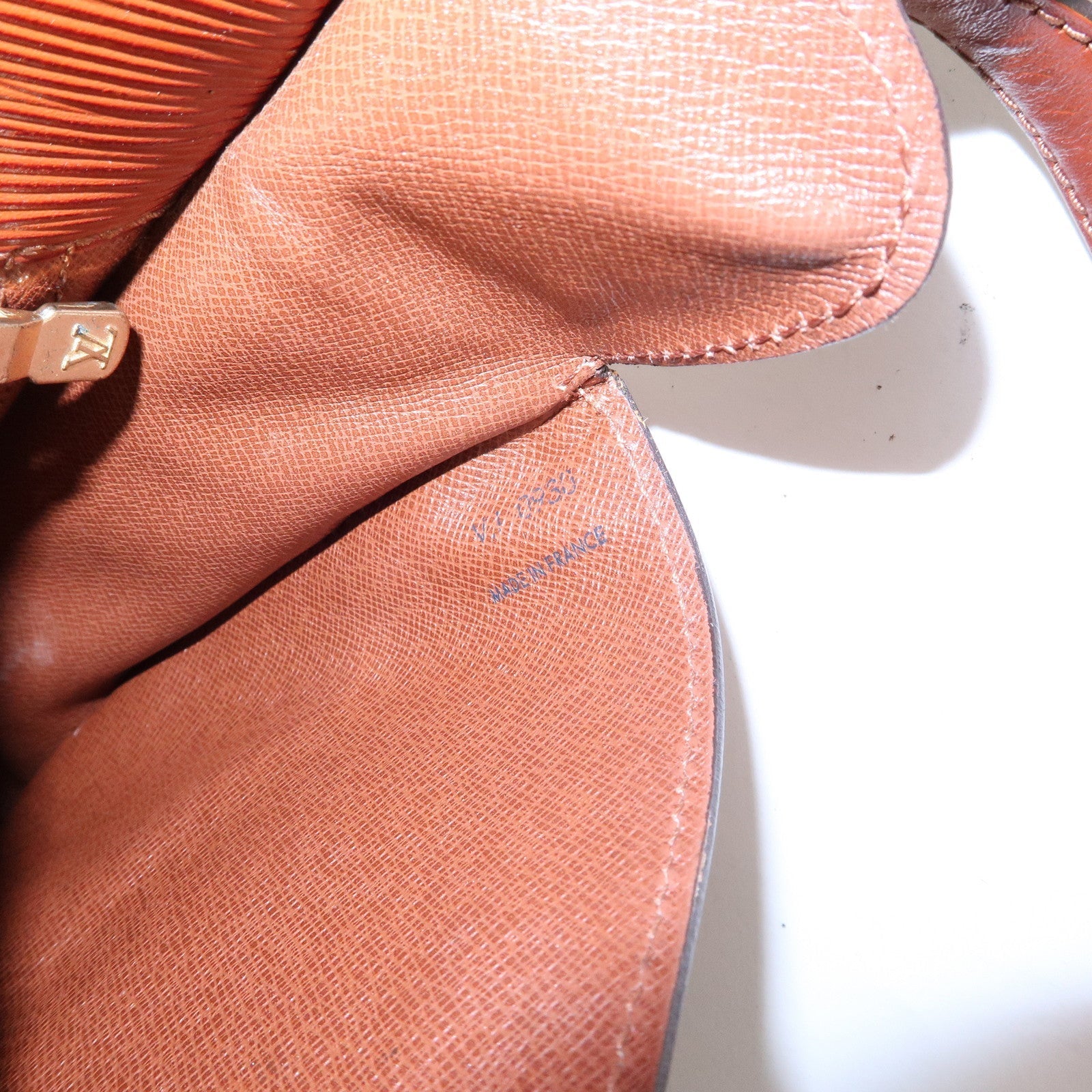 Louis Vuitton Epi Saint Cloud Shoulder Bag Kenya Brown M52193