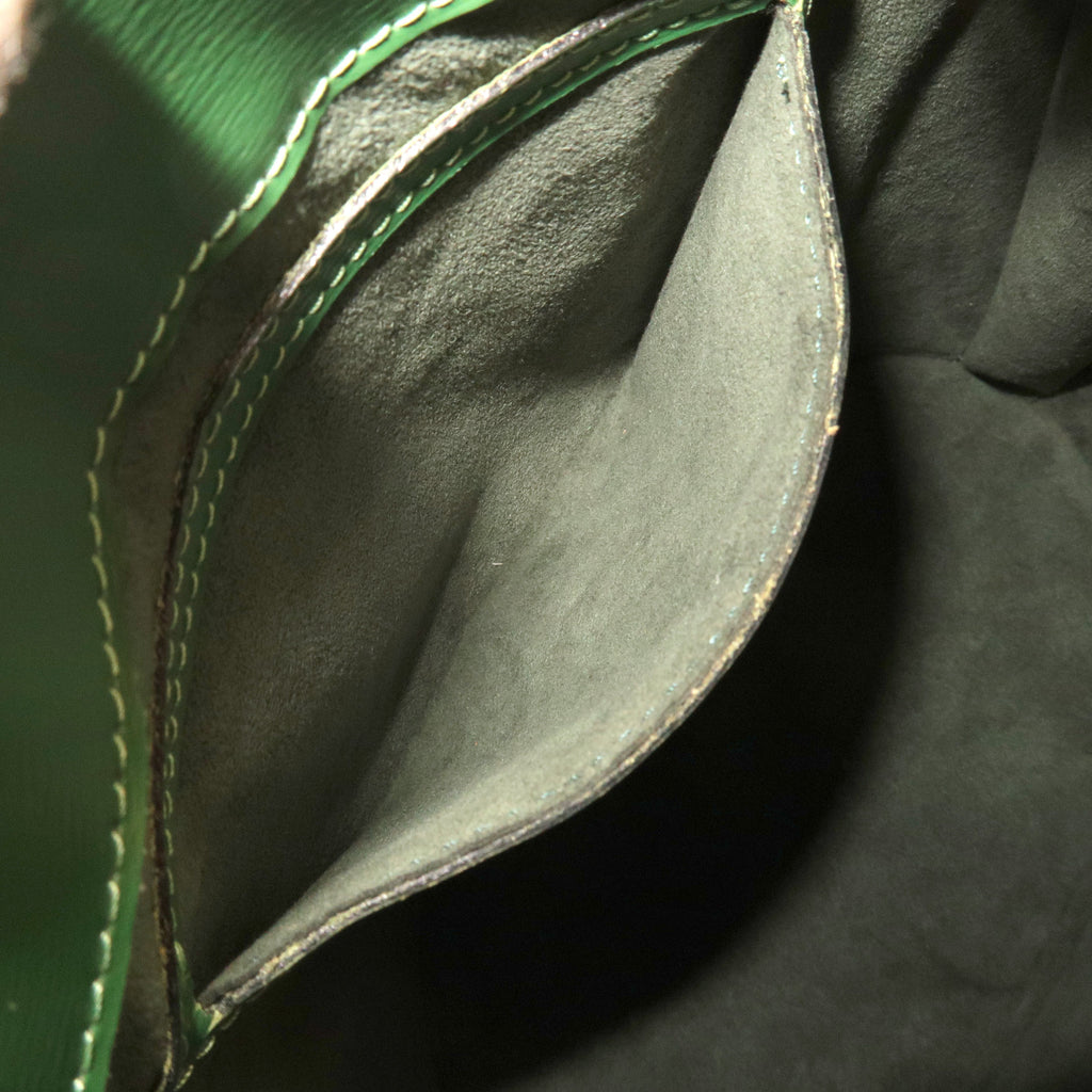 Louis Vuitton Epi Cluny Shoulder Bag Borneo Green M52254