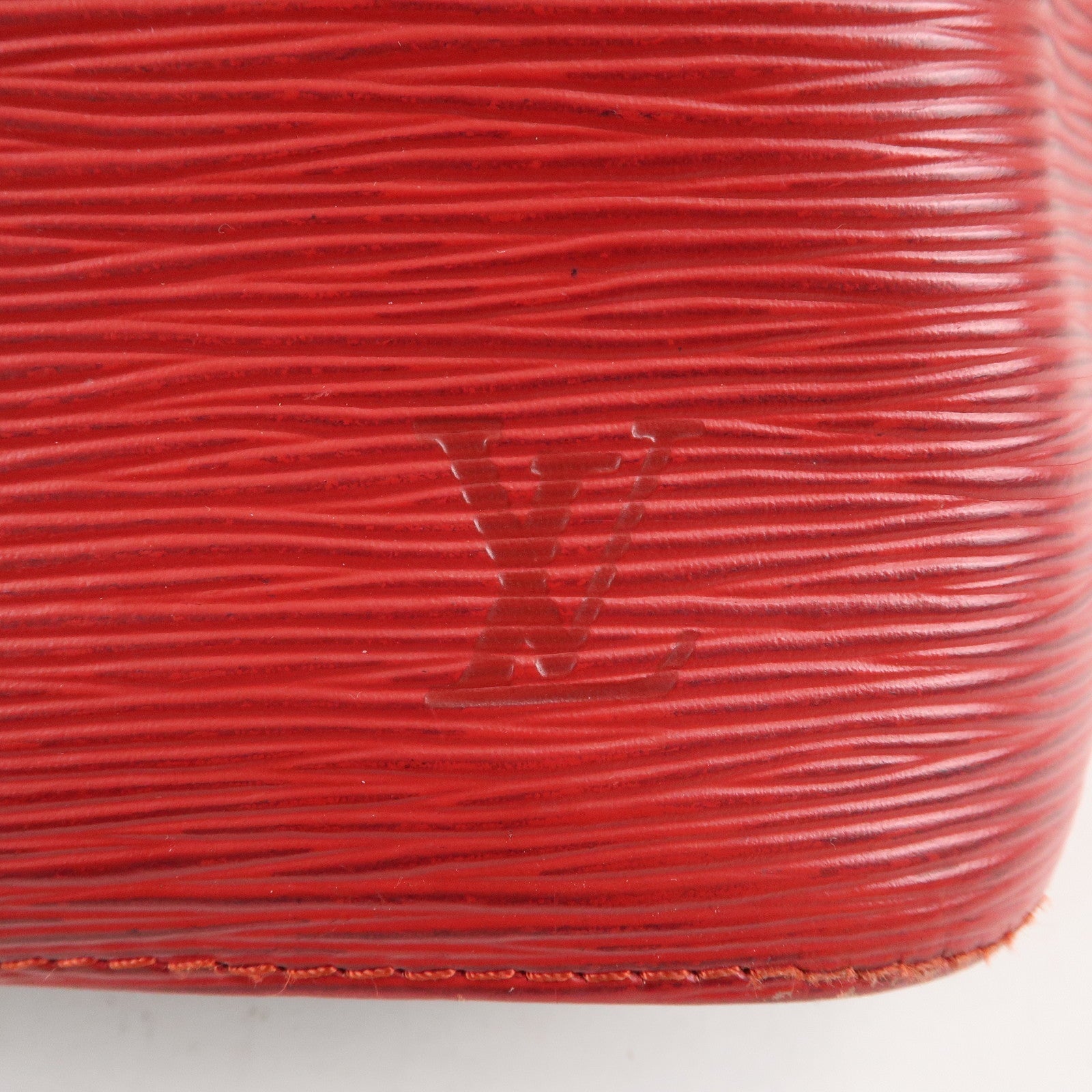 Louis Vuitton Epi Petit Noe Shoulder Bag Noir Castilian Red M44172
