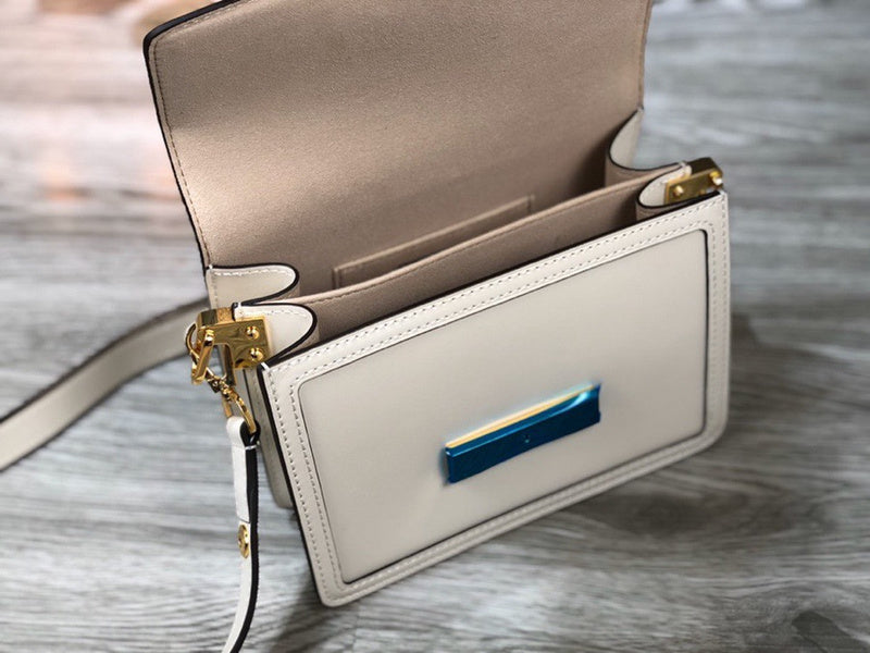 Louis Vuitton Luxury Bags 1830