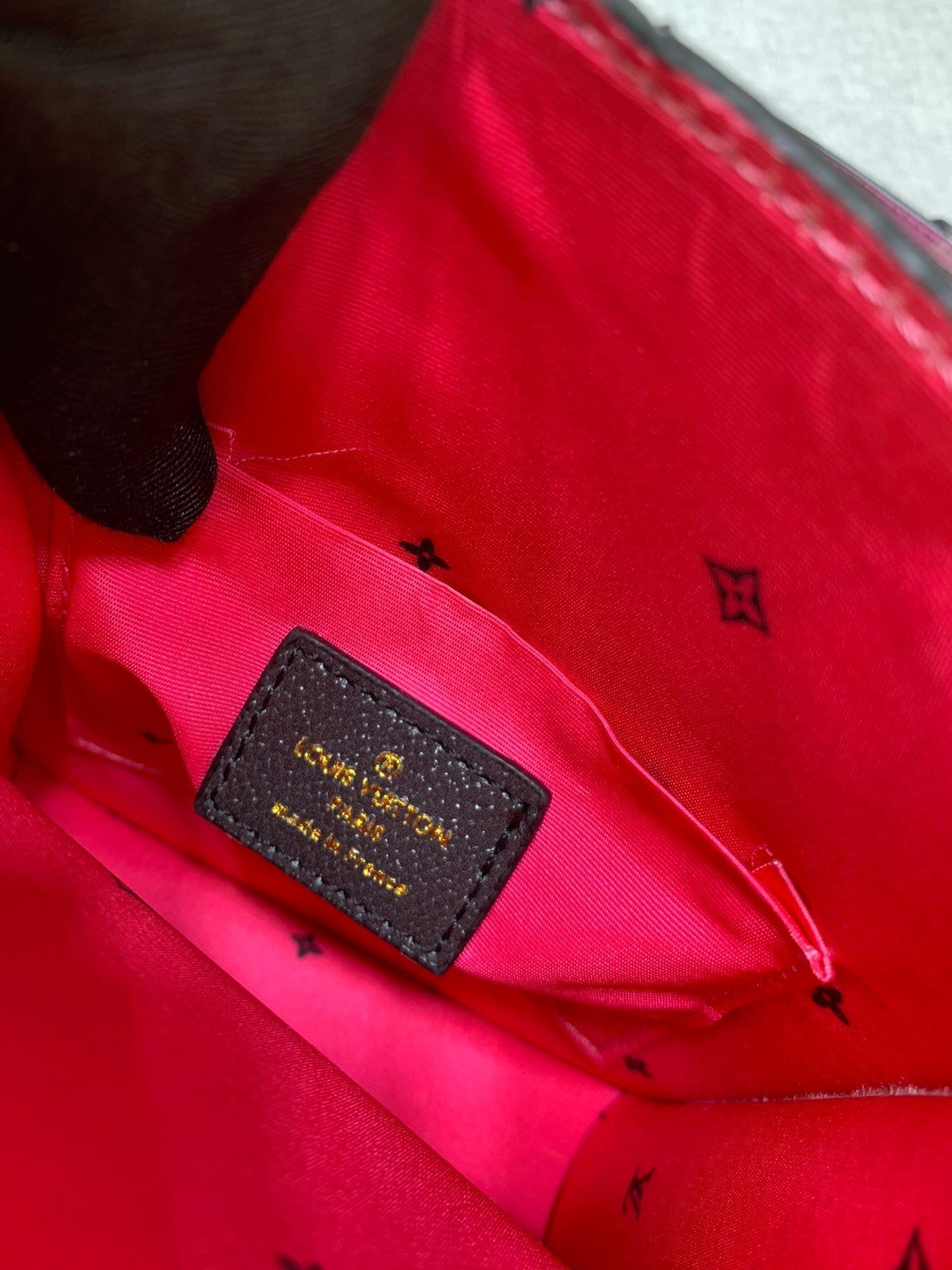 Luxury Bags Louis Vuitton  822