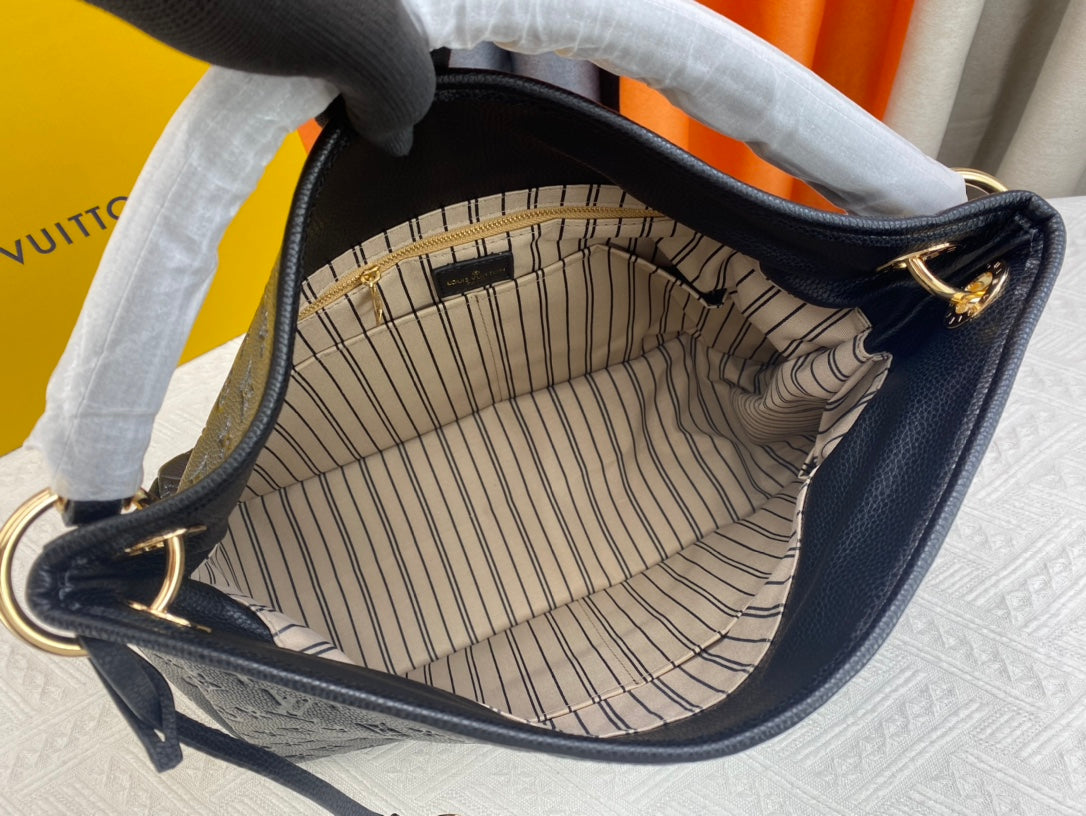Luxury Bags Louis Vuitton  771