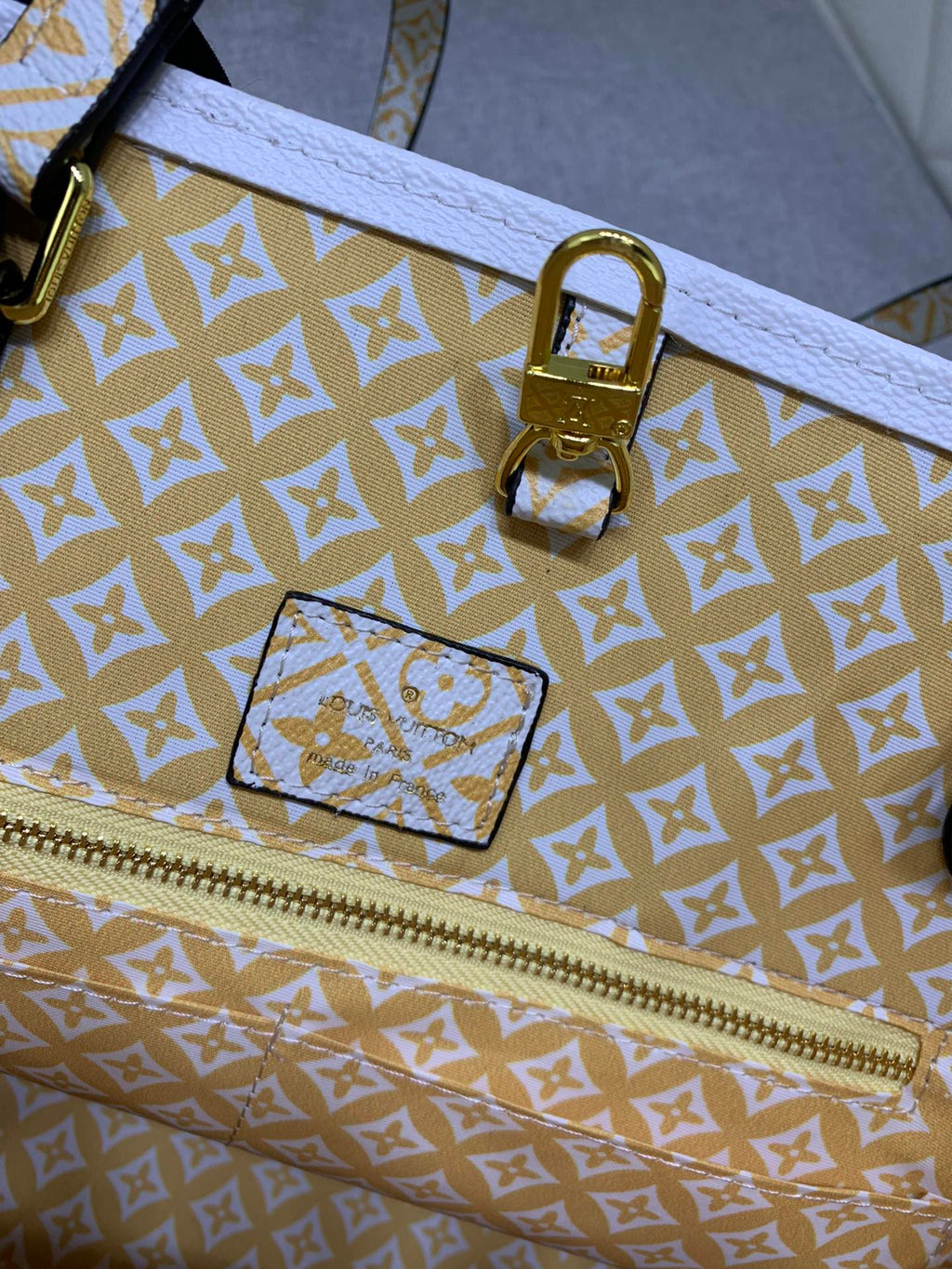Luxury Bags Louis Vuitton  815