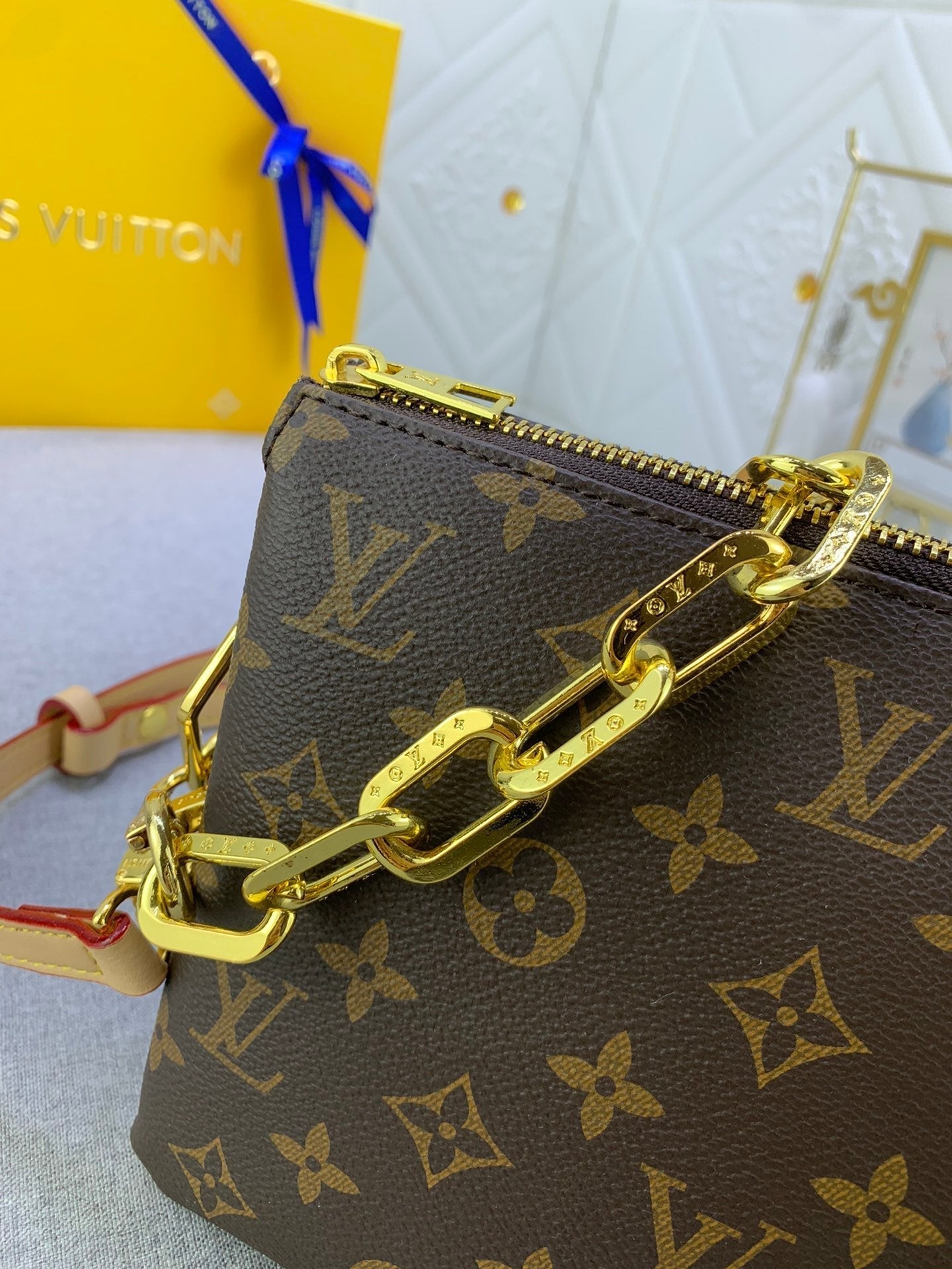 Luxury Bags Louis Vuitton  880