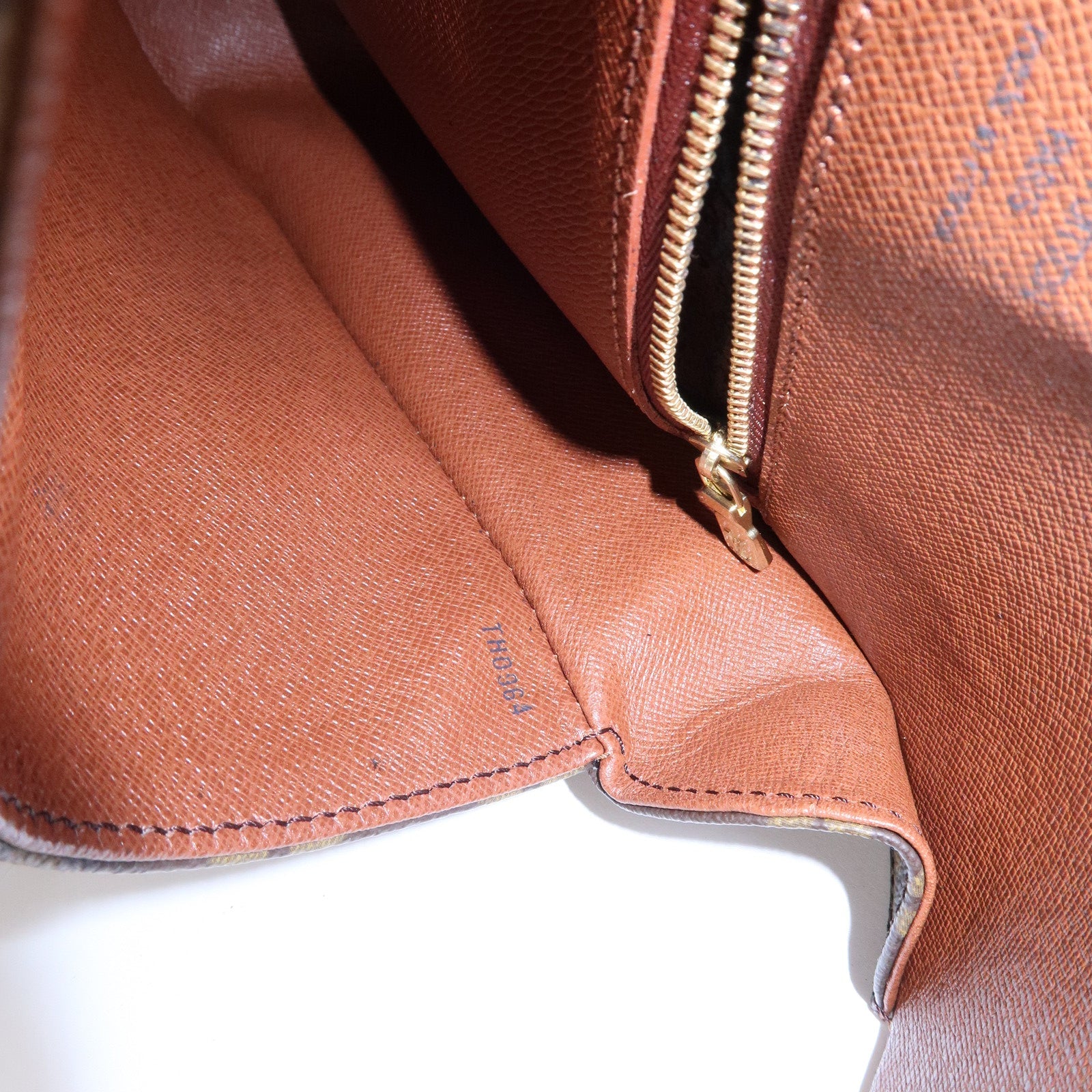 Louis Vuitton Monogram Saint Cloud GM Shoulder Bag Brown M51242
