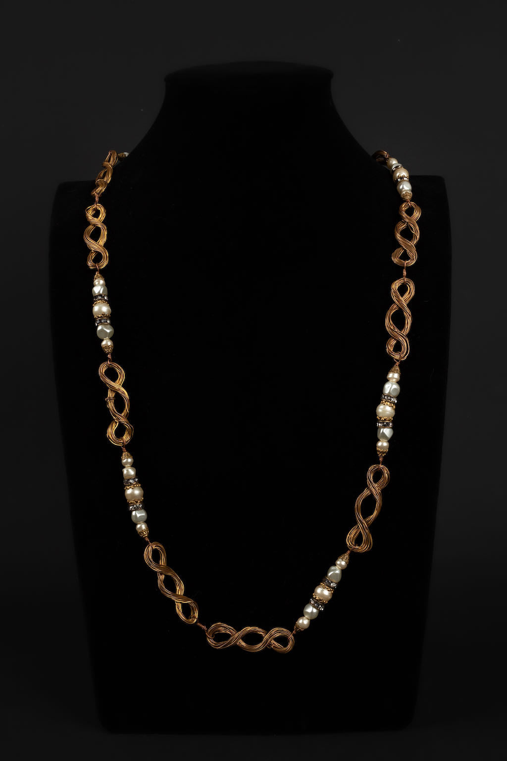 Collier Chanel ��poque Coco